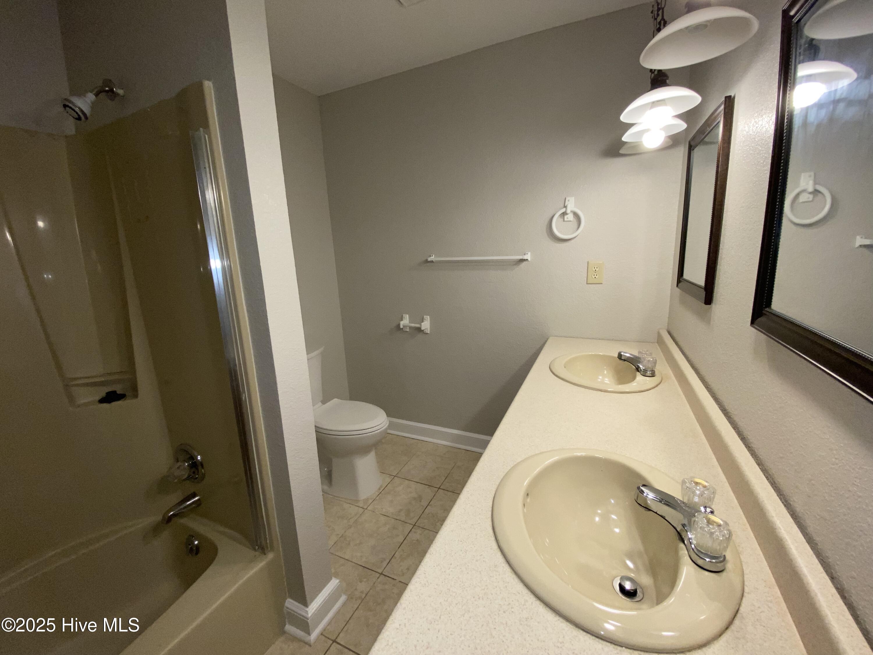 100532699 | Photo 26