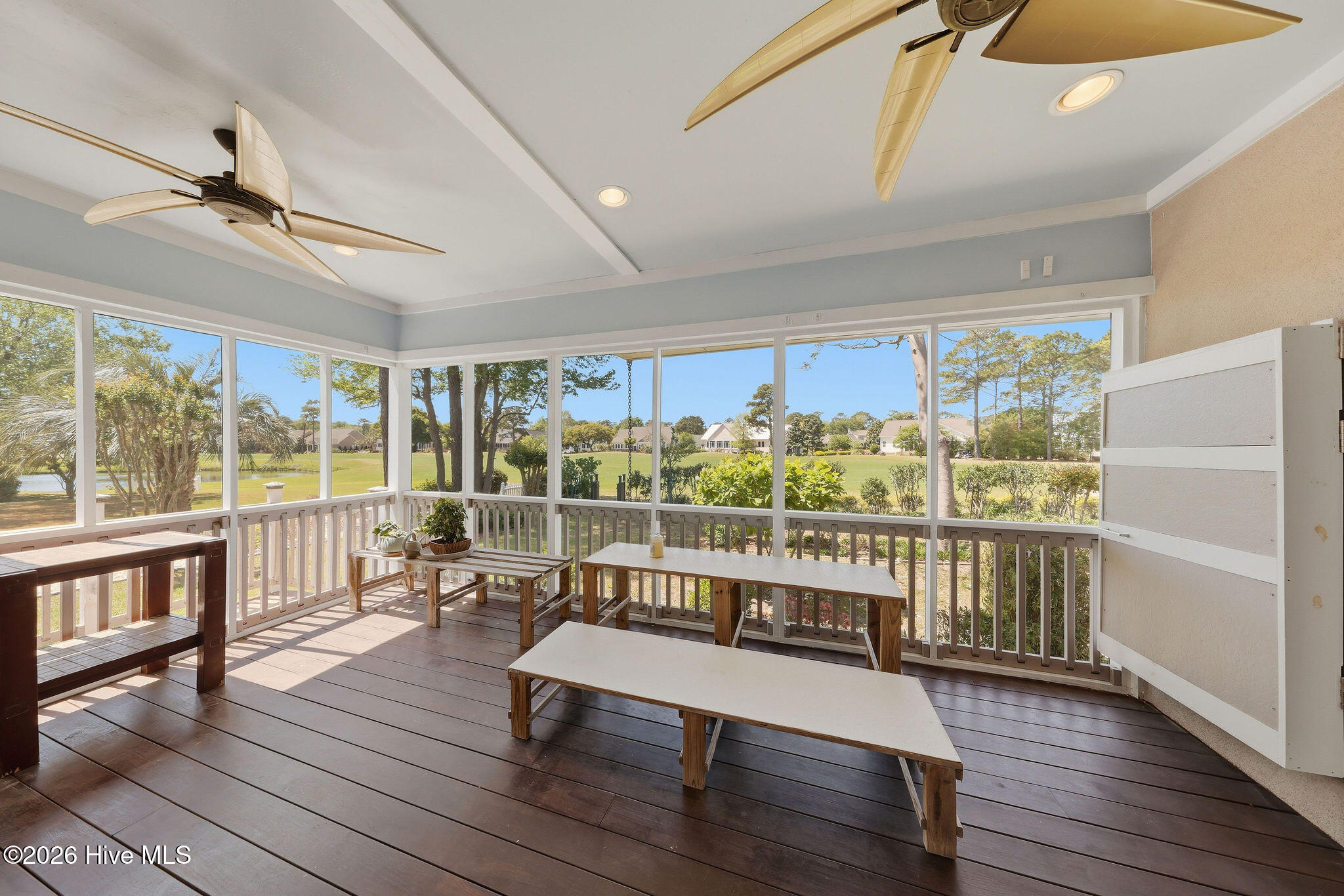 100569152 | Photo 31