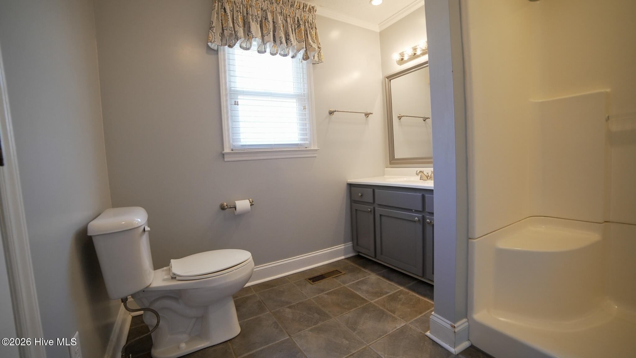 100554876 | Photo 33