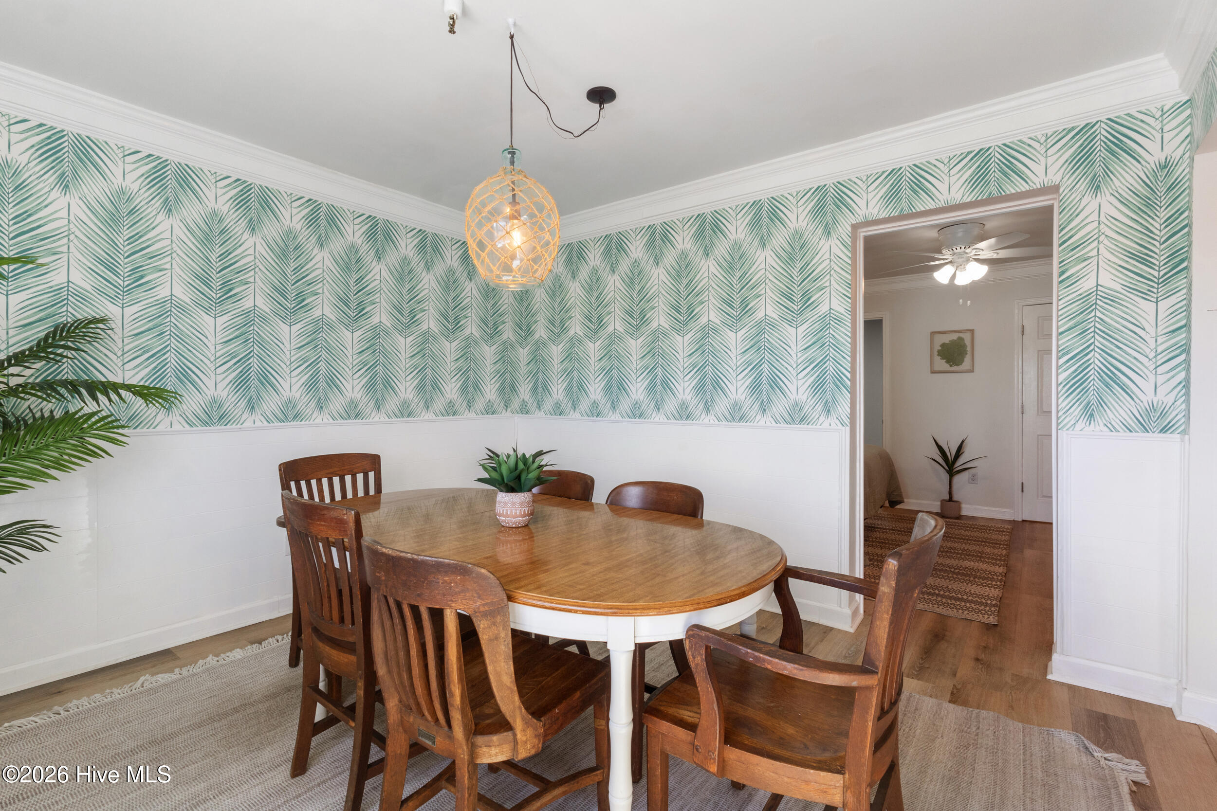 100565367 | Photo 15