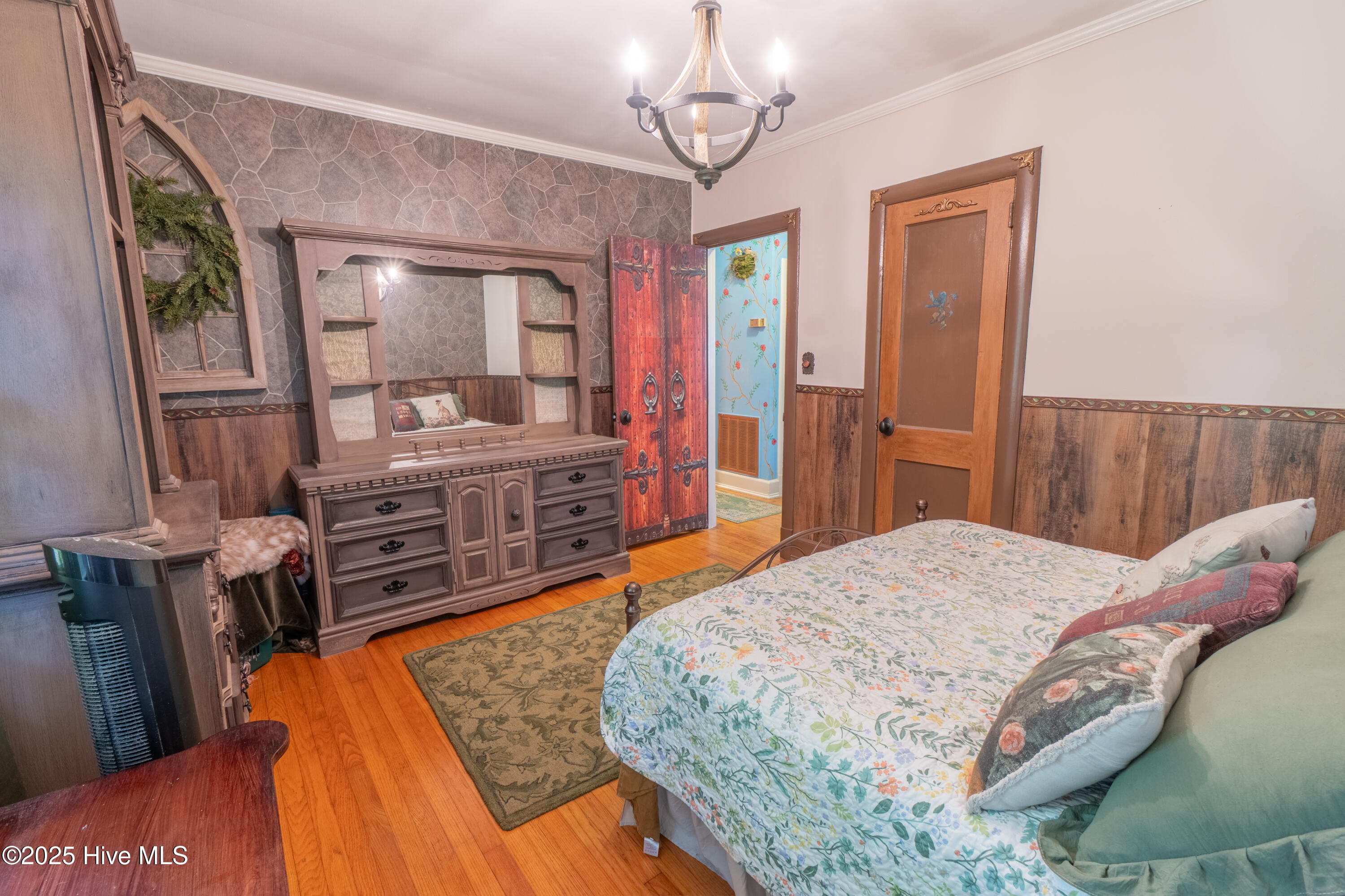 100564086 | Photo 15