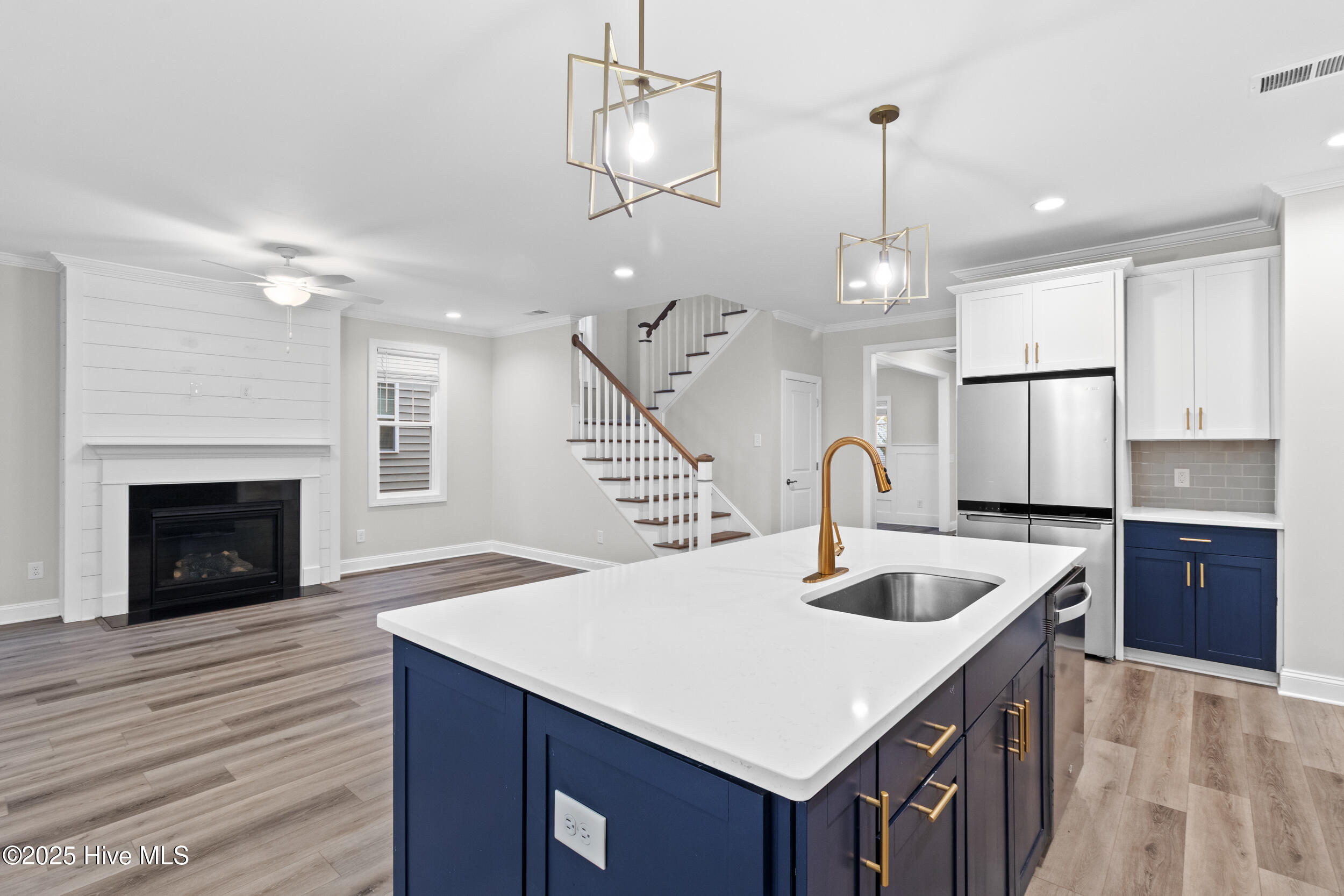 100538867 | Photo 13