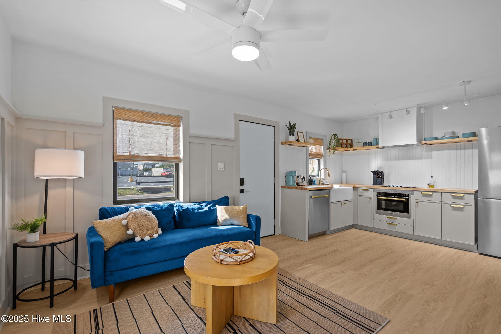 100534749 | Photo 50