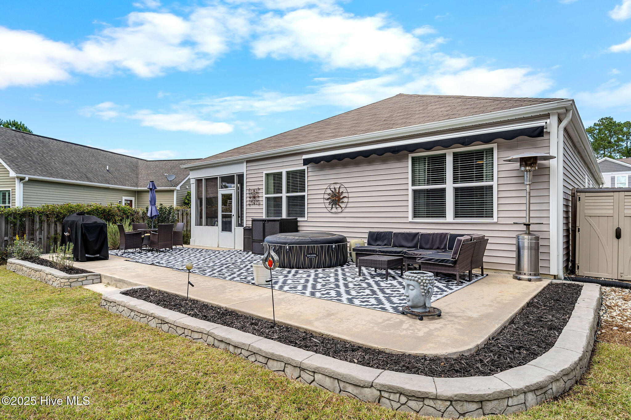 100539651 | Photo 46