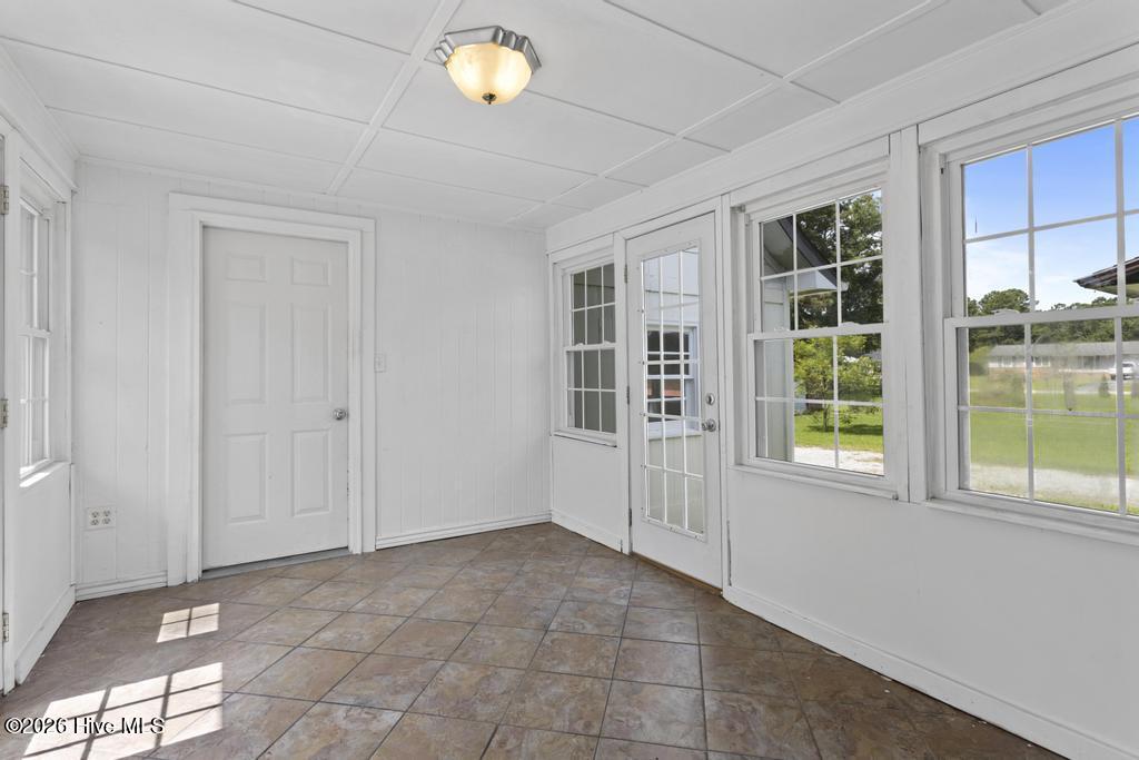 100567608 | Photo 19