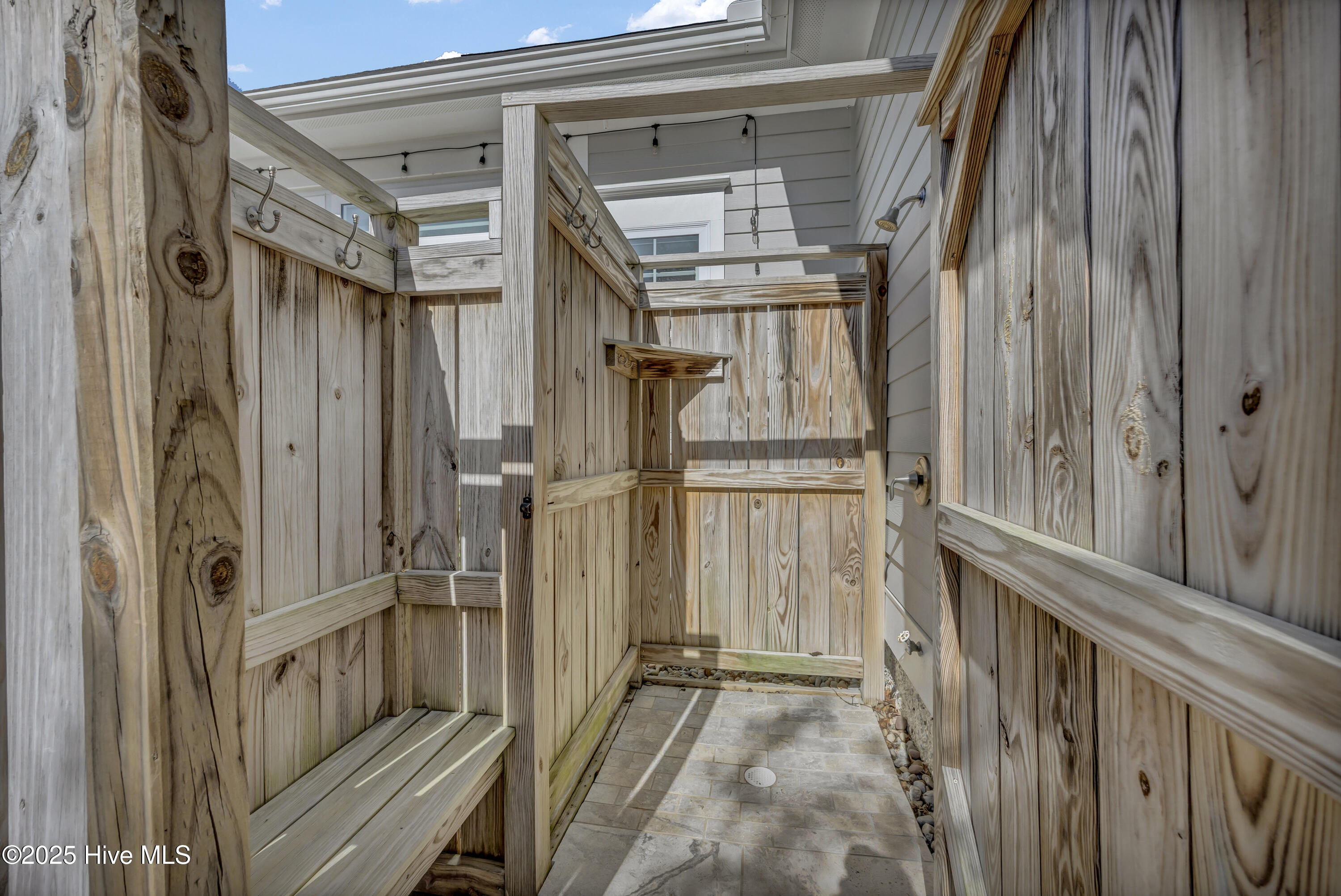 100538273 | Photo 43