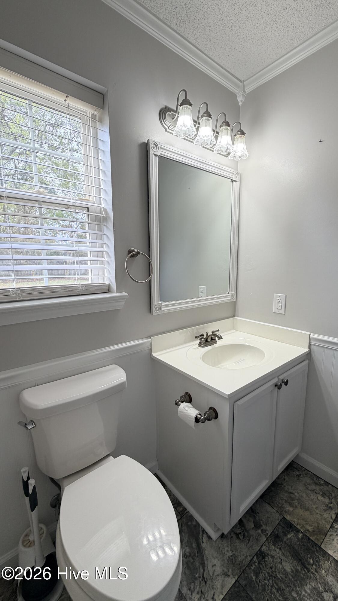 100557684 | Photo 21