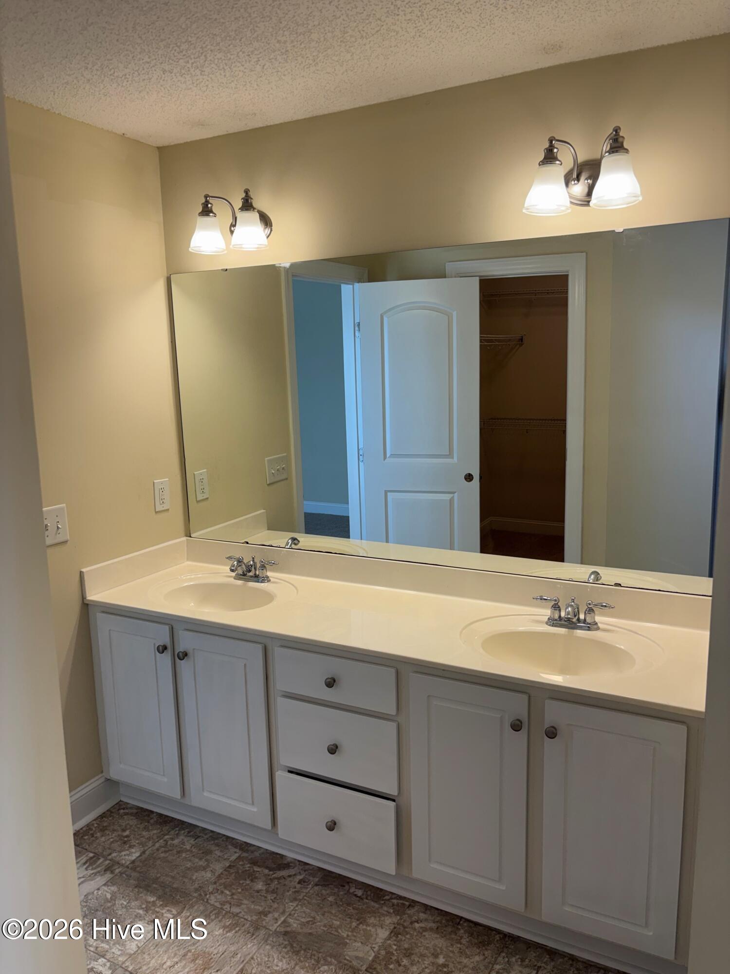 2321 Saddleback Drive UNIT B, Winterville, NC, 28590