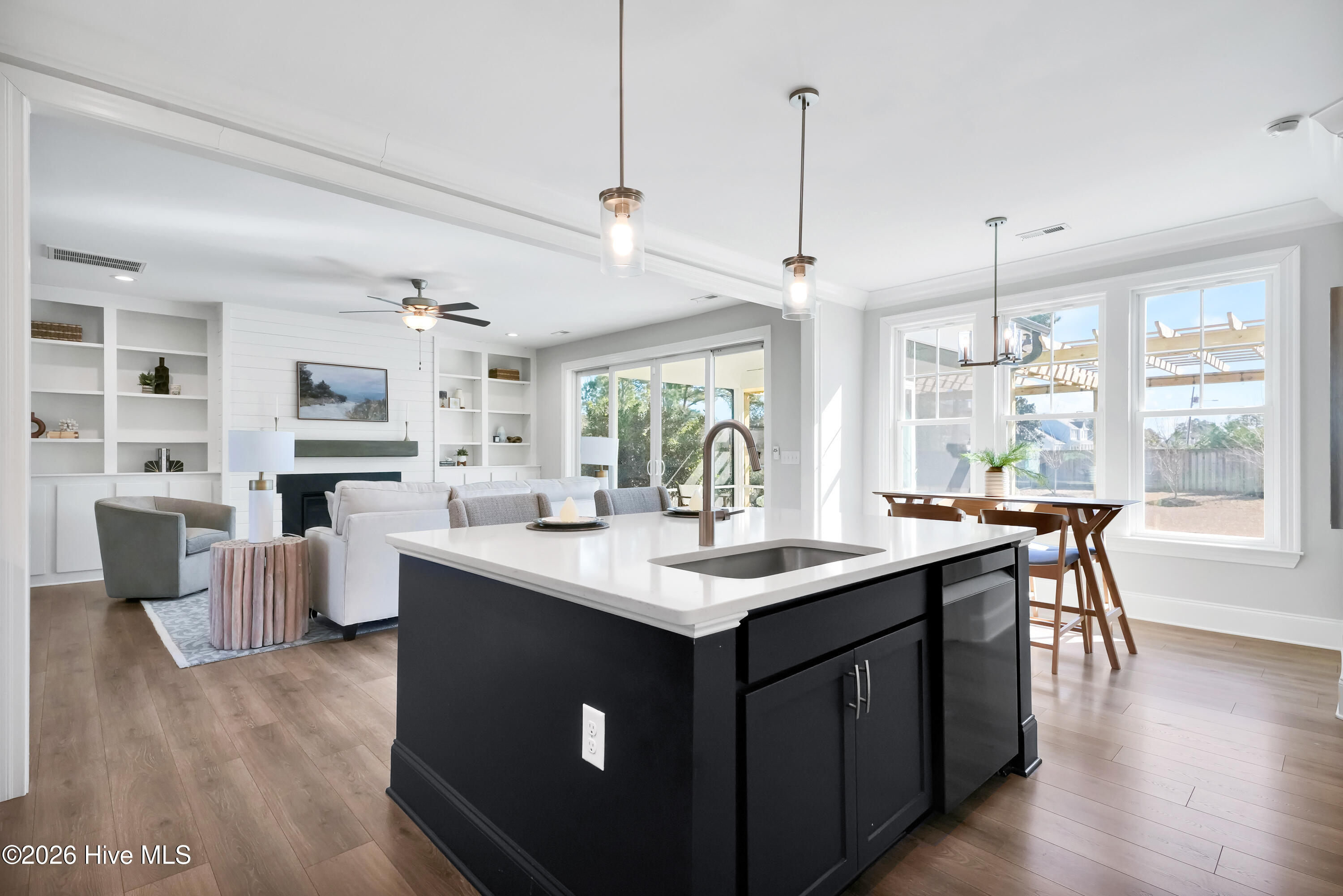 100551656 | Photo 16