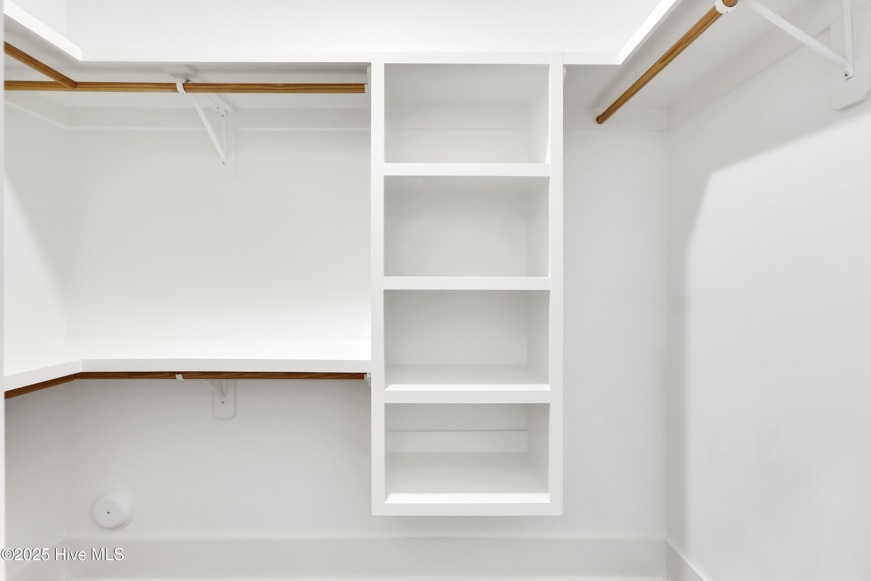 100544245 | Photo 21