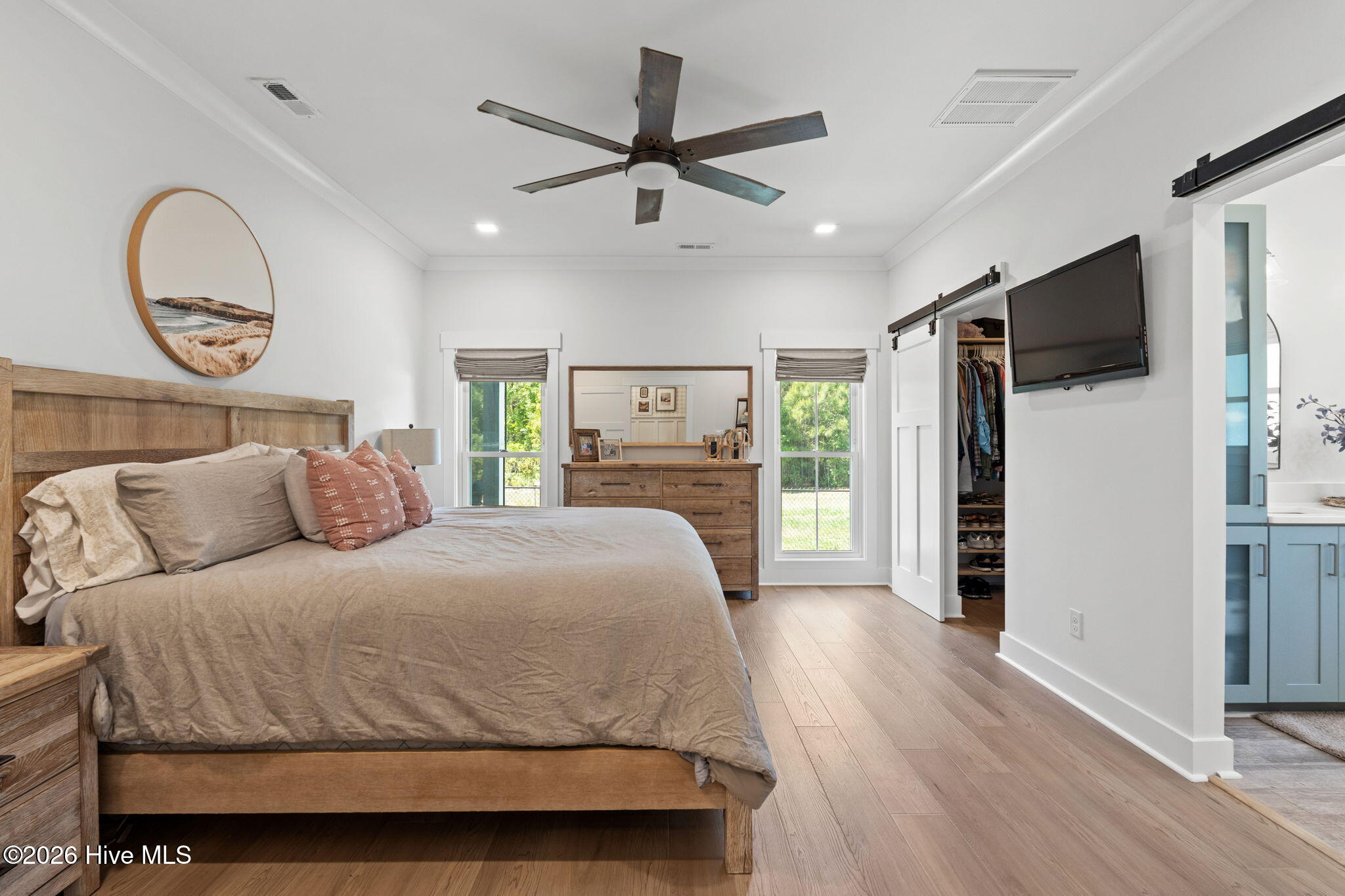 100569675 | Photo 15