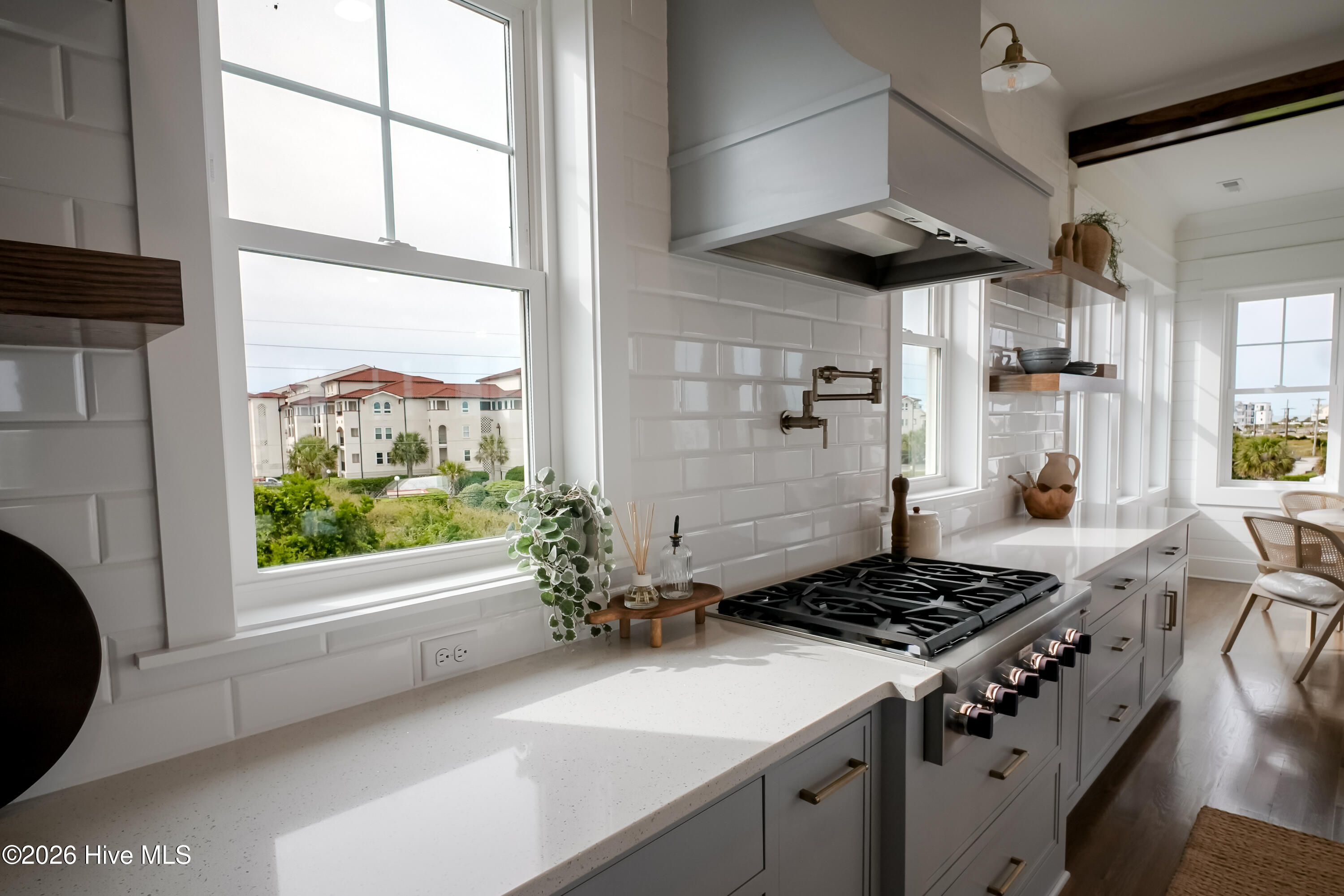 100516070 | Photo 32