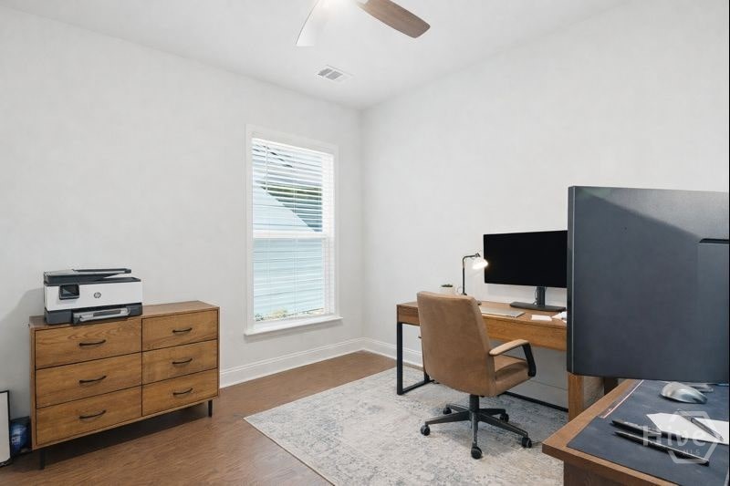 Office - Virtually staged