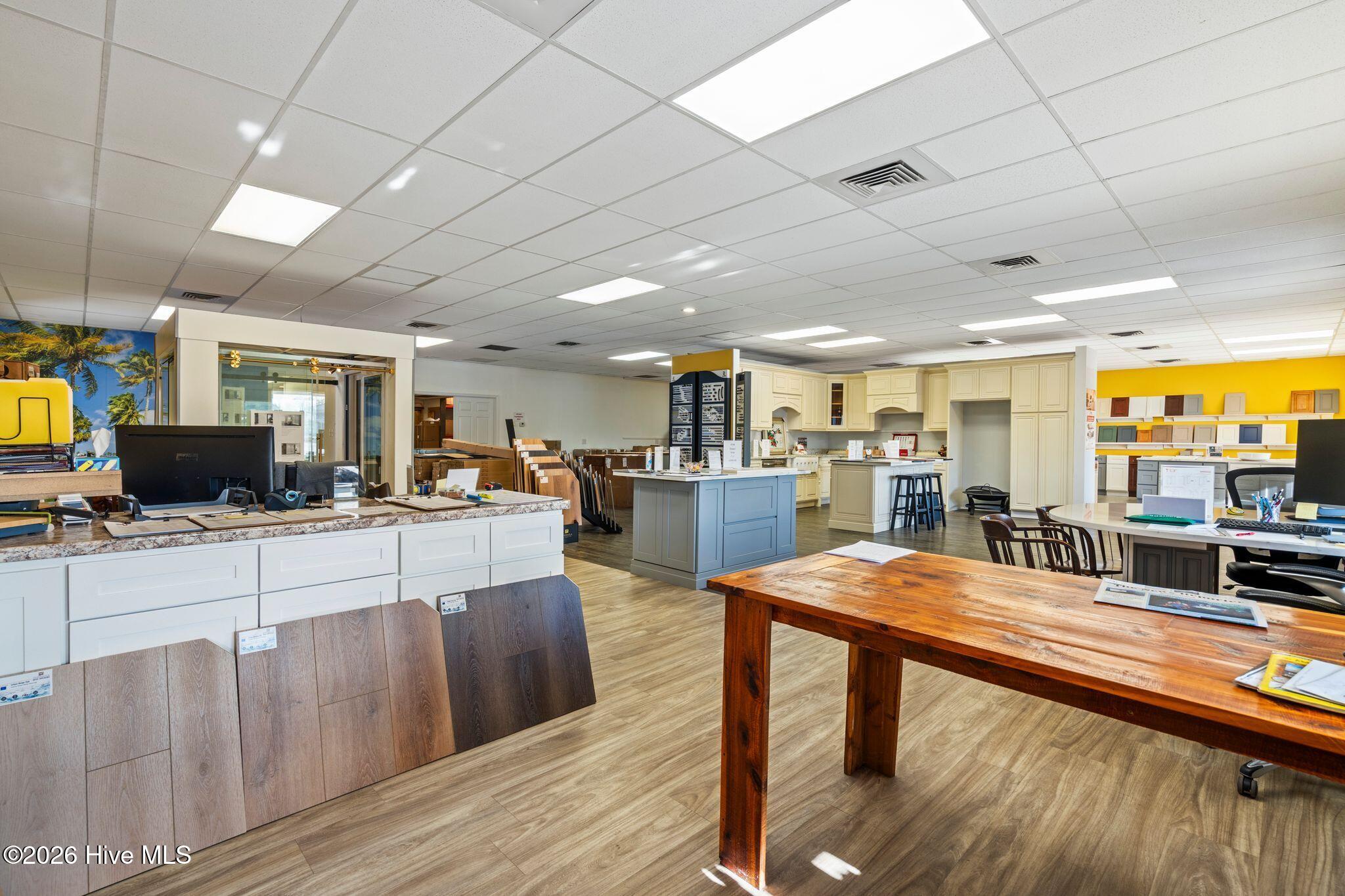 100550441 | Photo 19