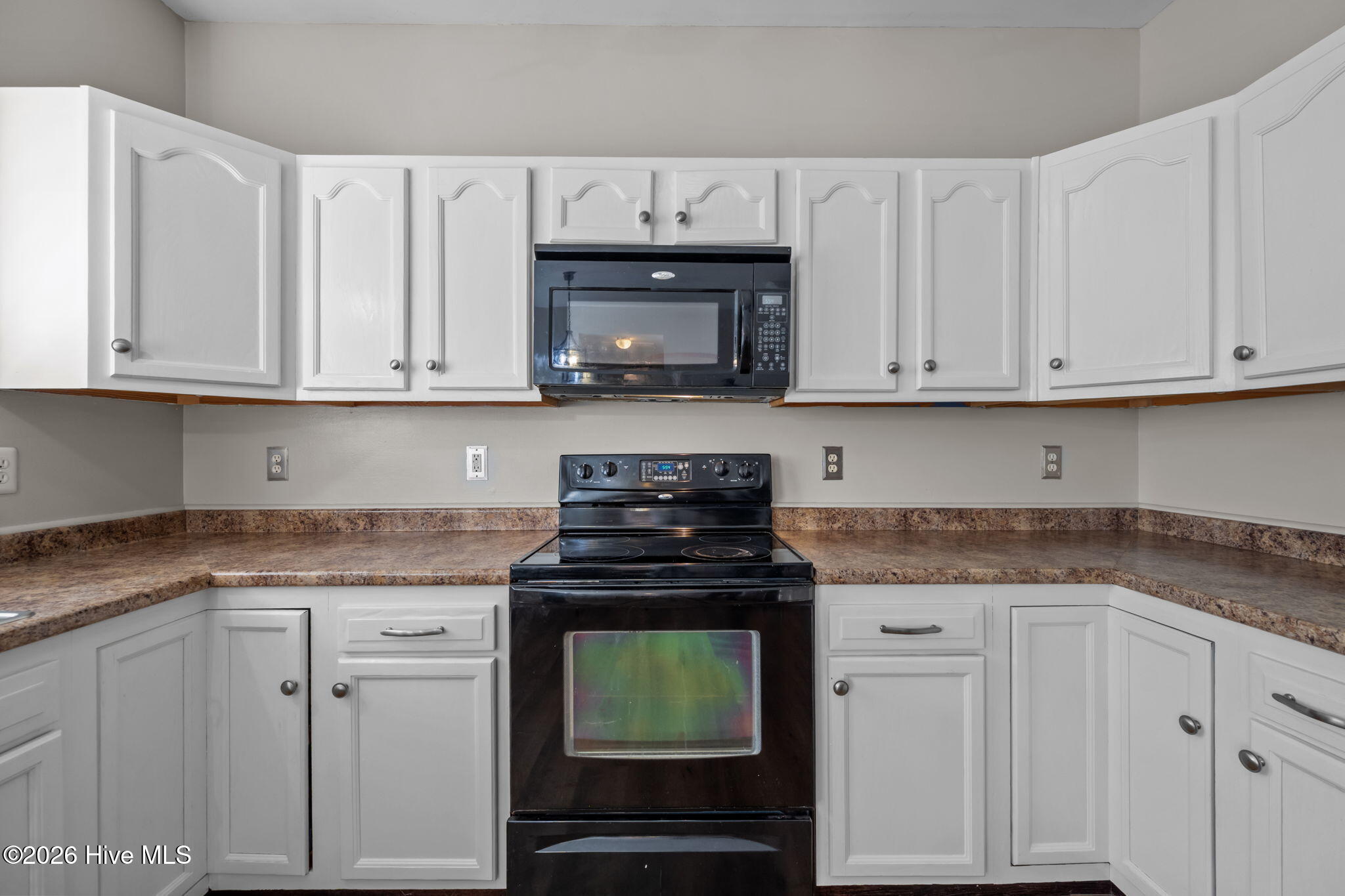 100567671 | Photo 28