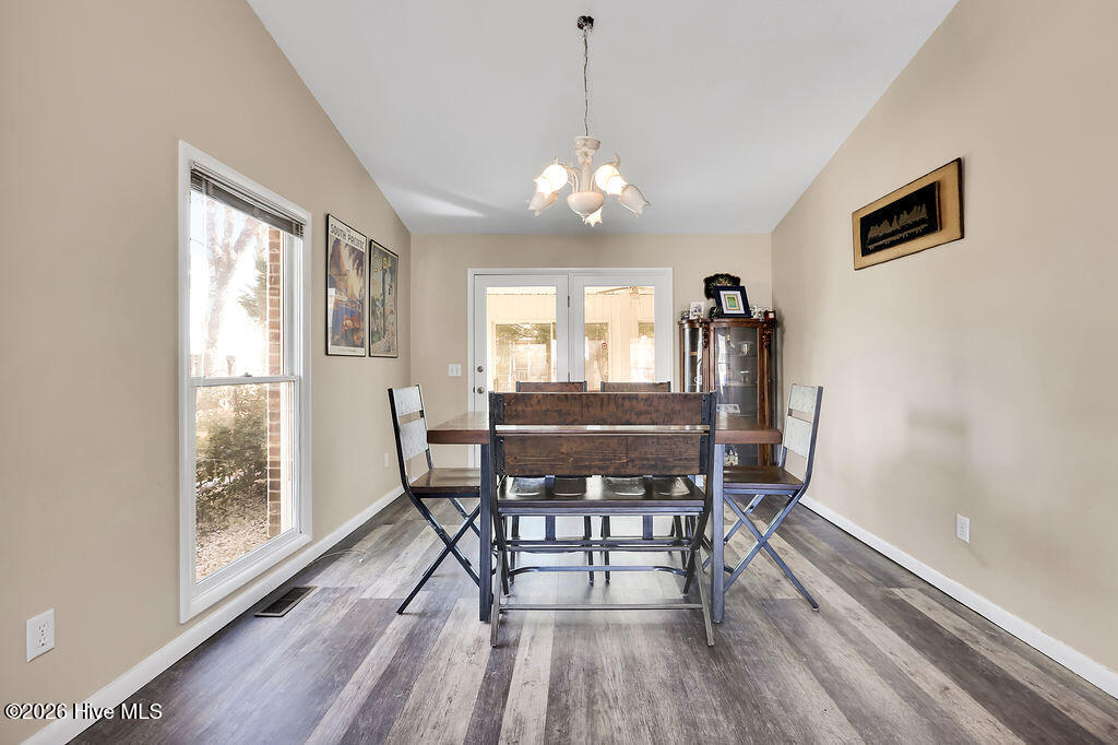 100555403 | Photo 12