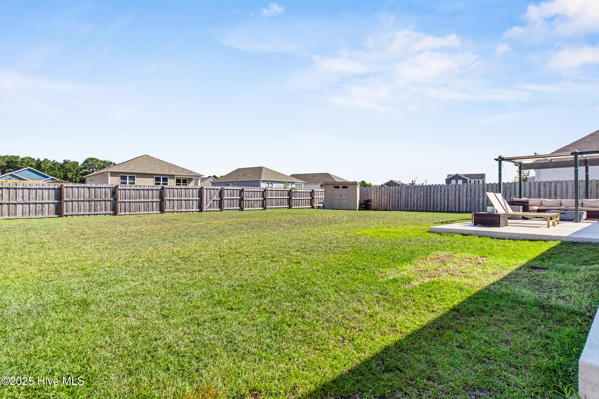 100535105 | Photo 43