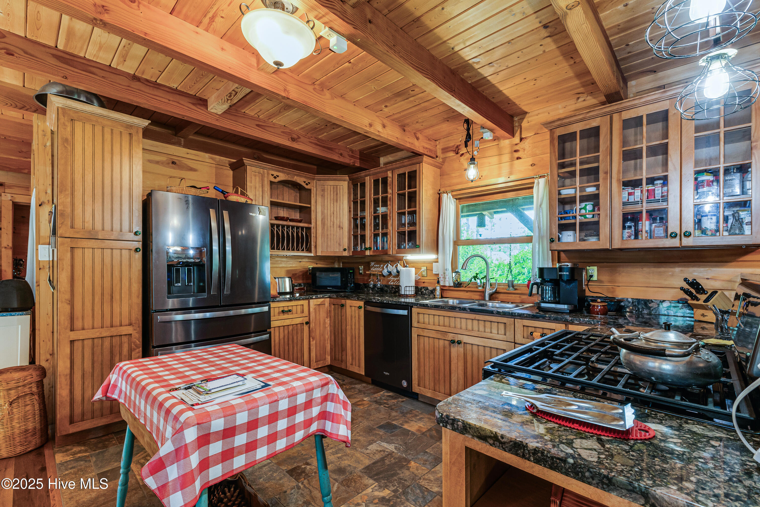 100512756 | Photo 13