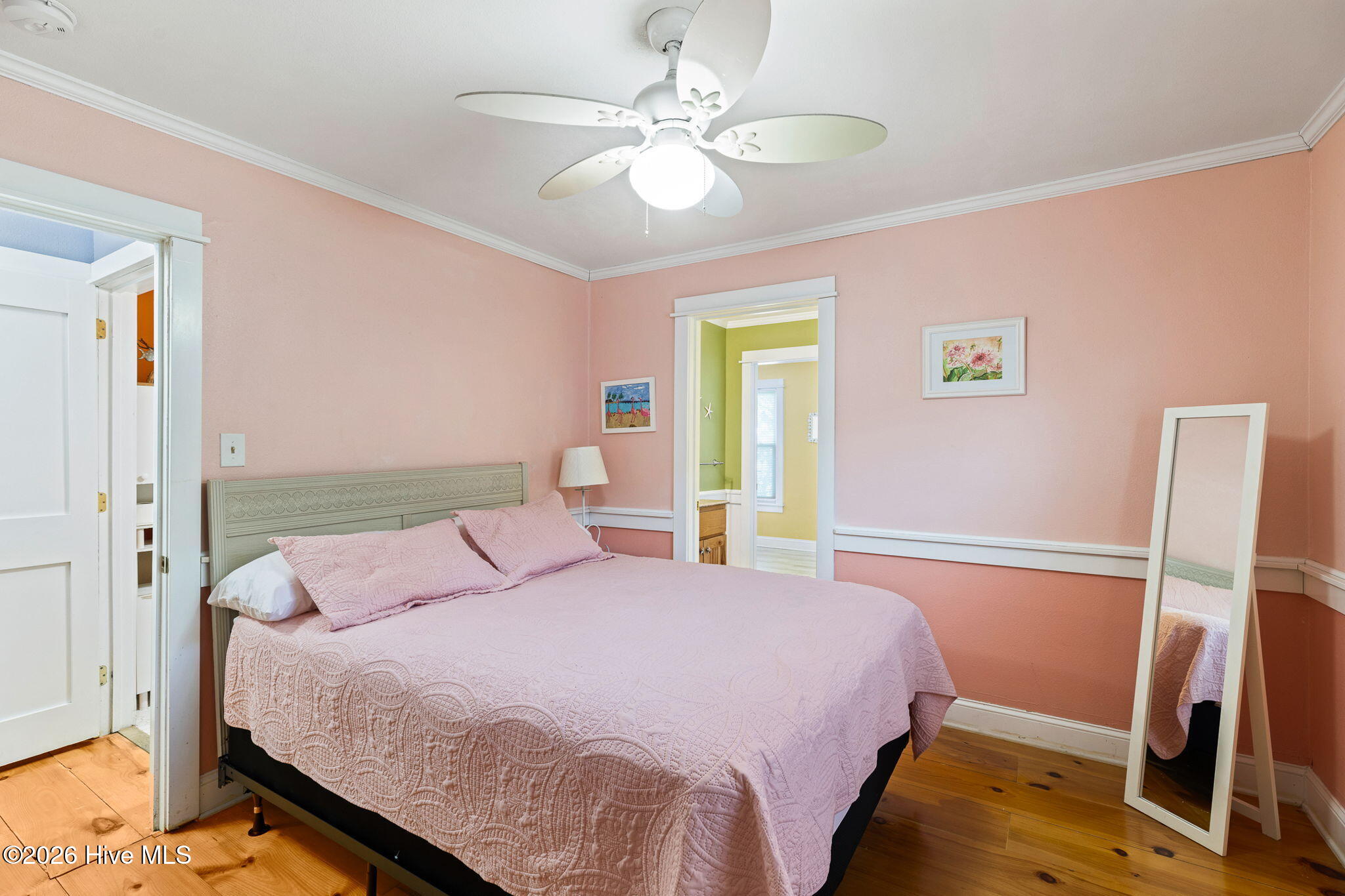 100557713 | Photo 29