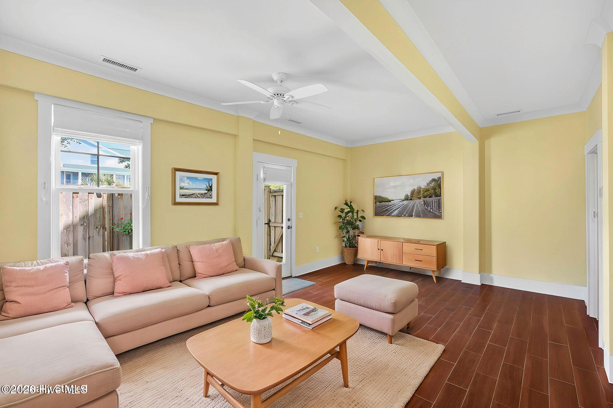 100548622 | Photo 39