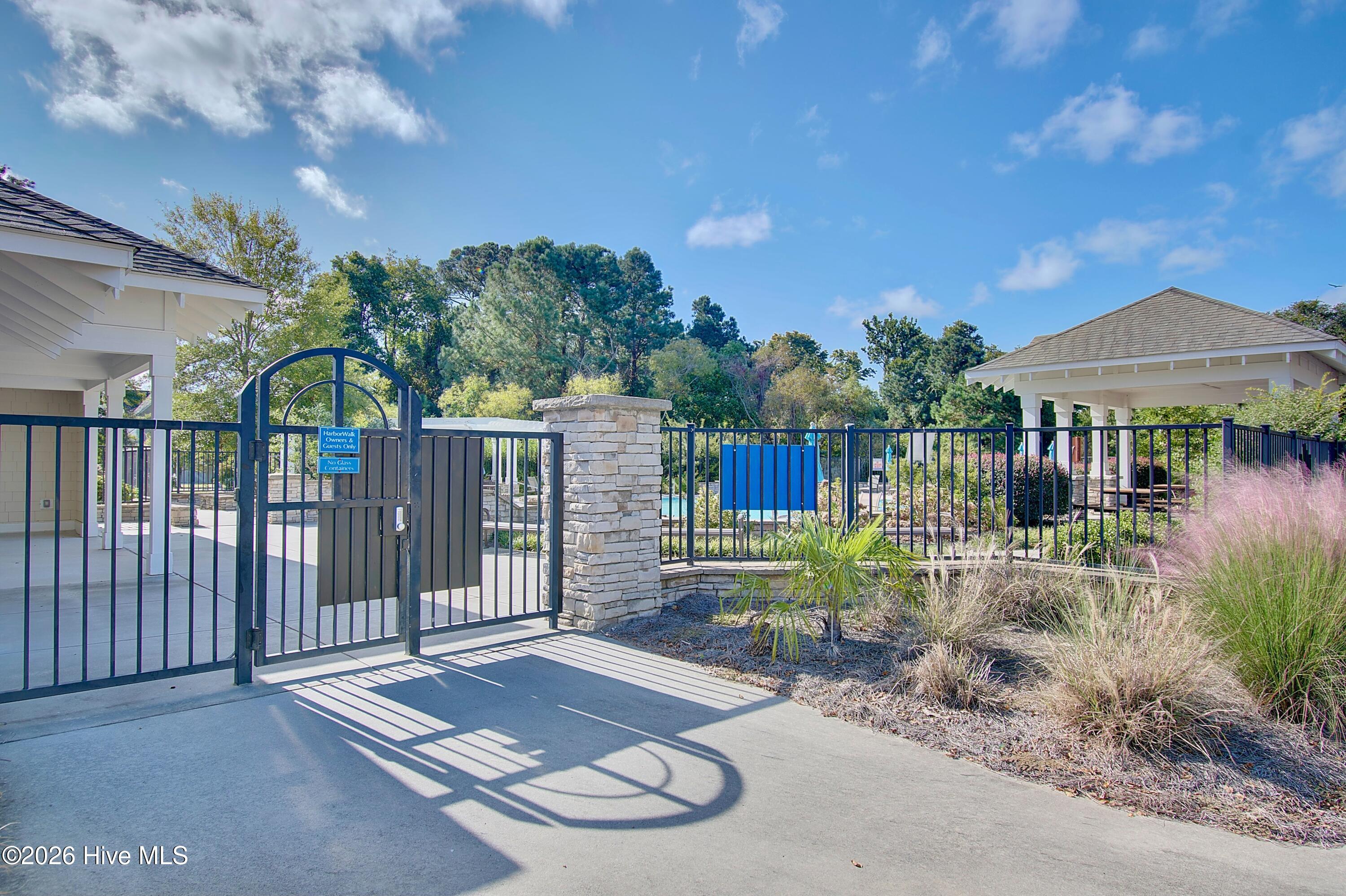 100555931 | Photo 36