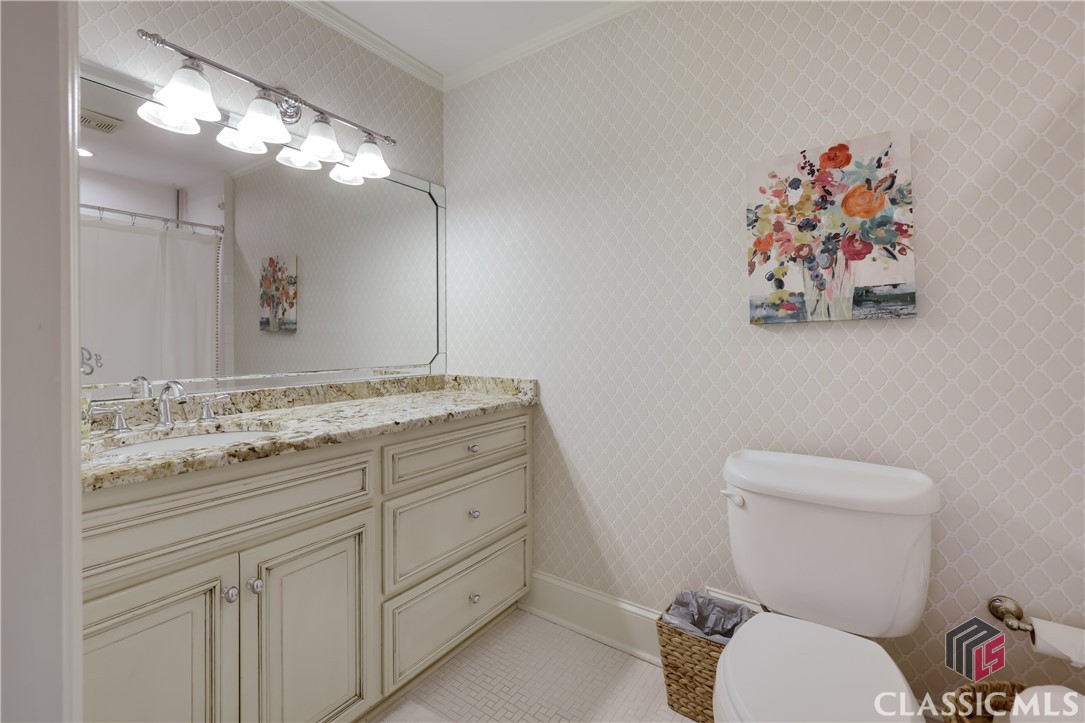 577 Cloverhurst Avenue W