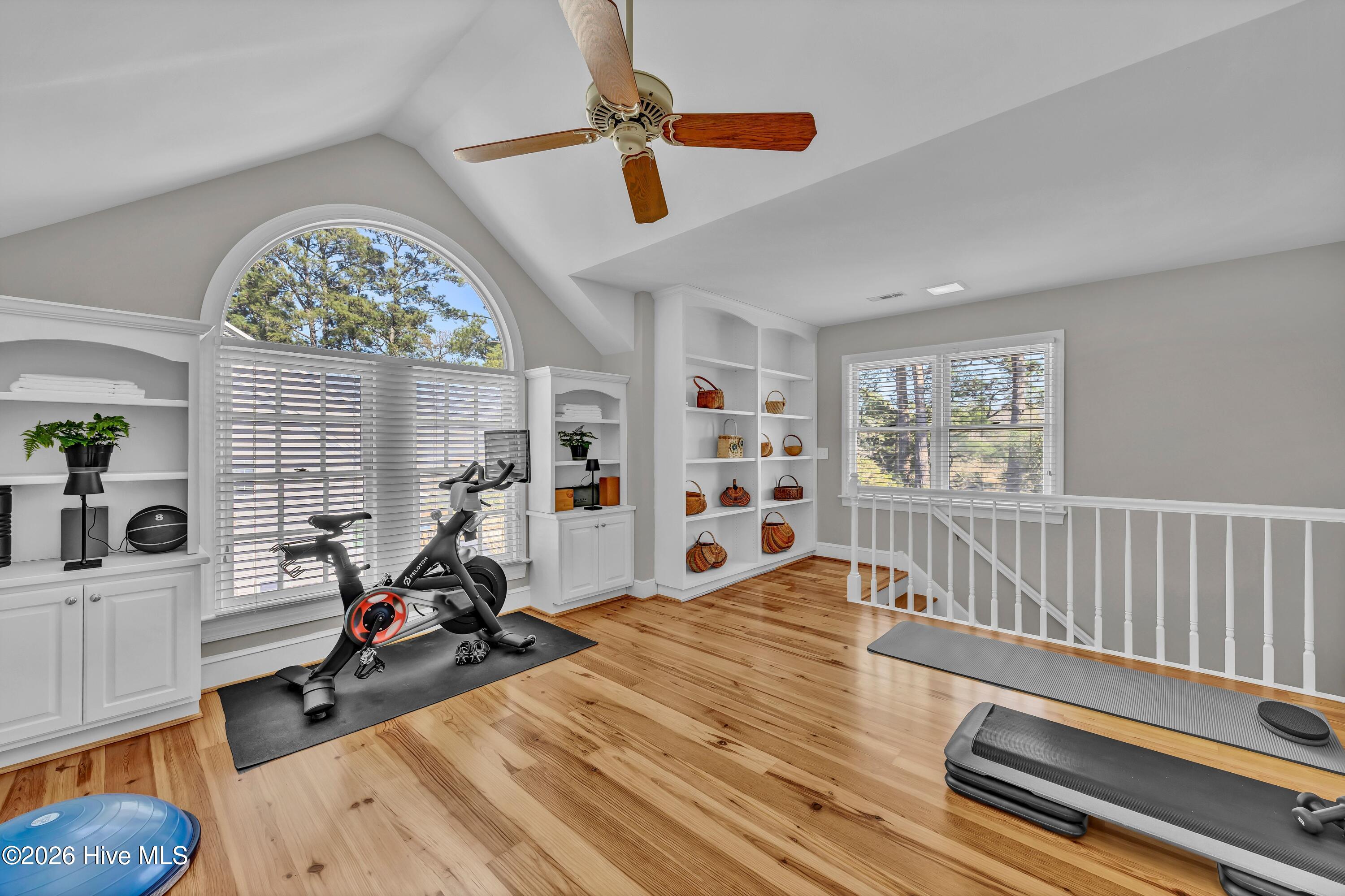 100554462 | Photo 39