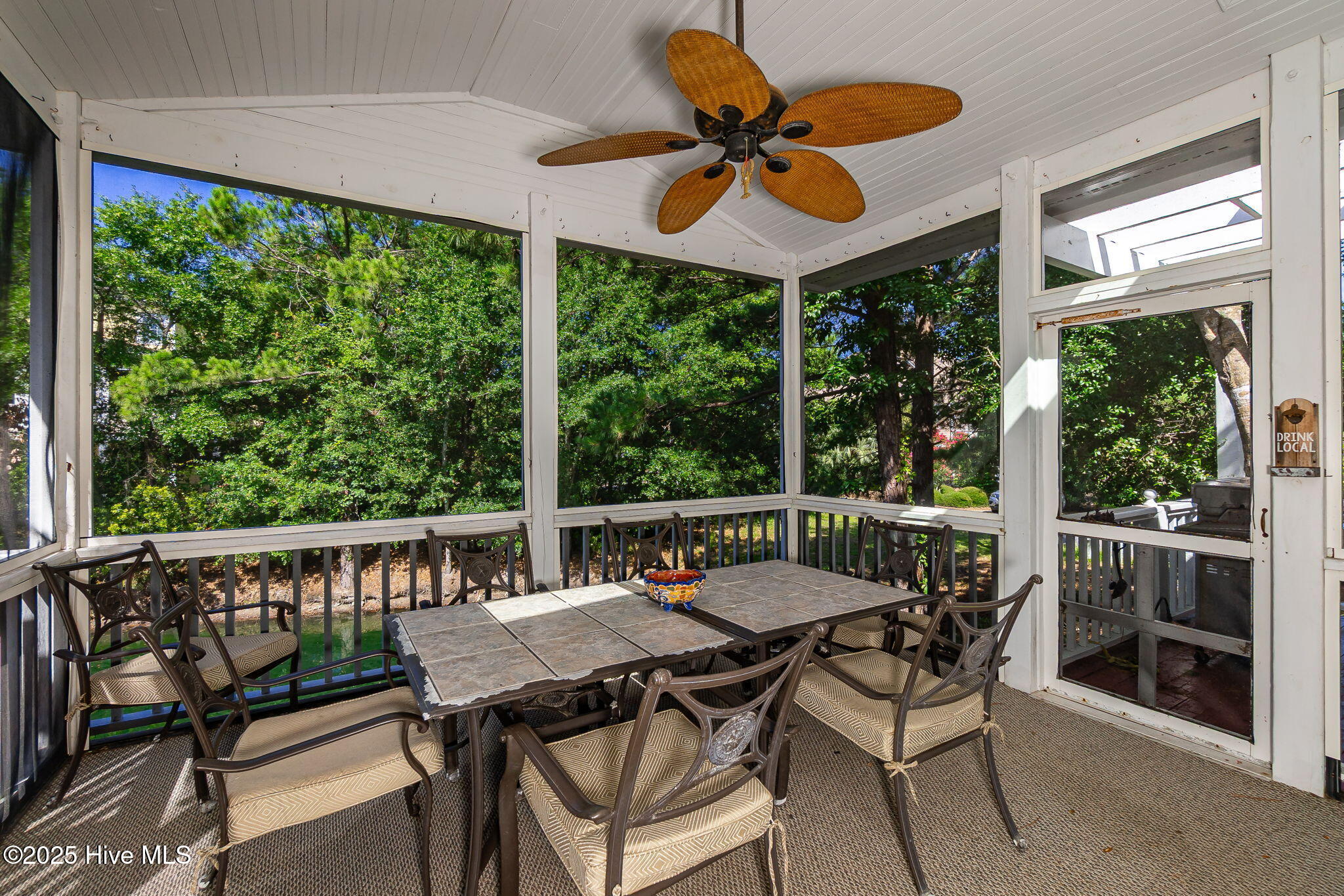 100516943 | Photo 22