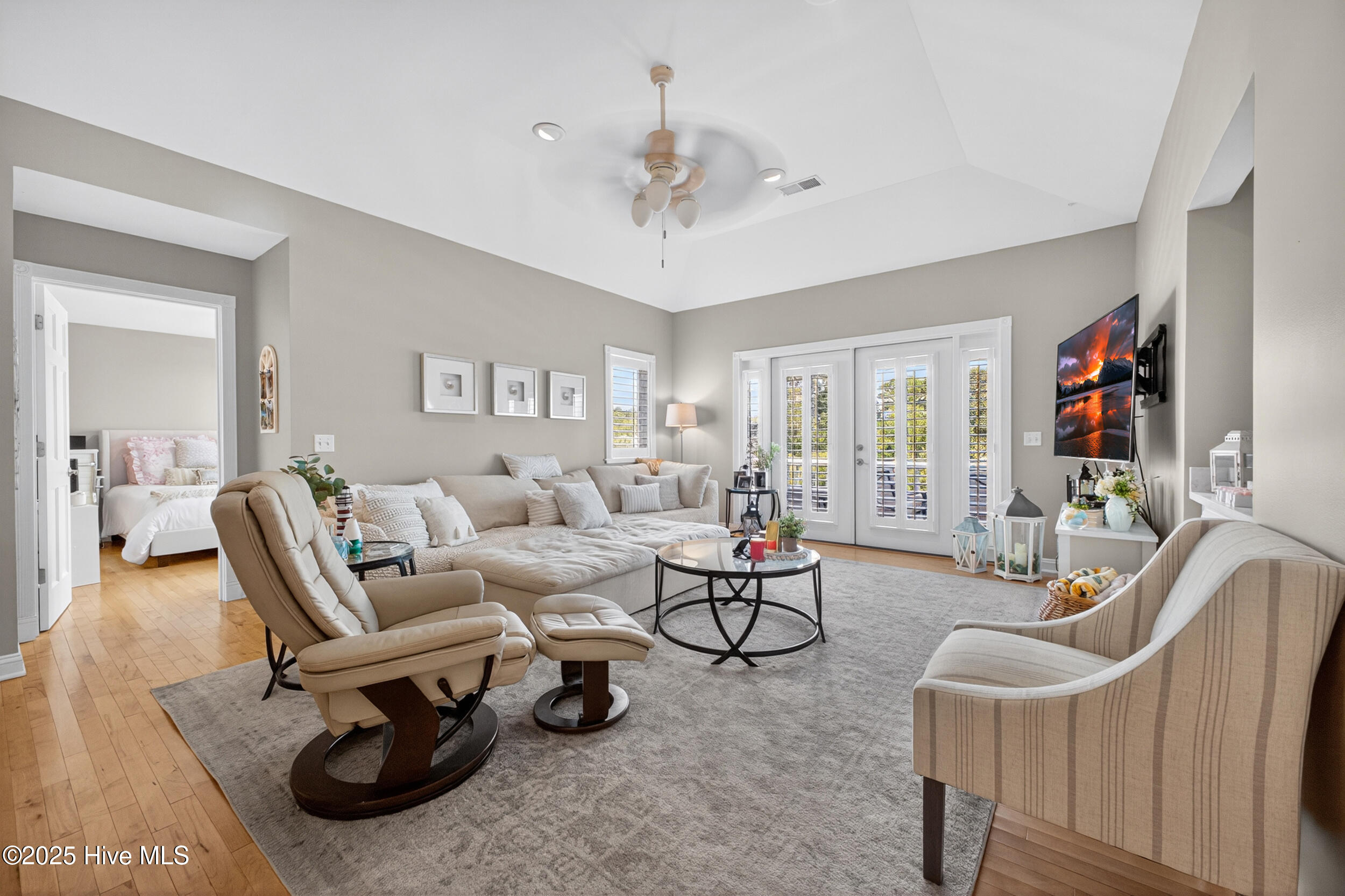 100528794 | Photo 12