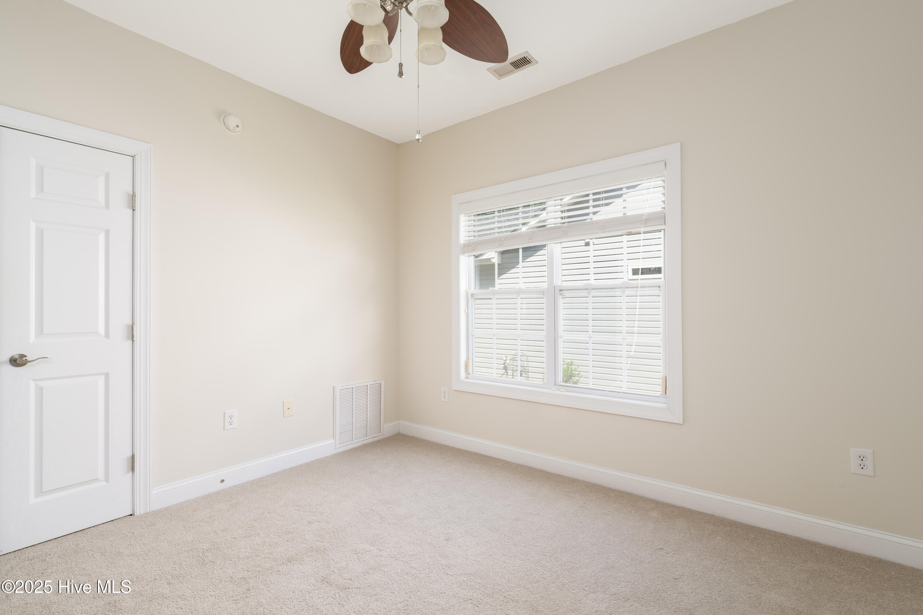 100513882 | Photo 32