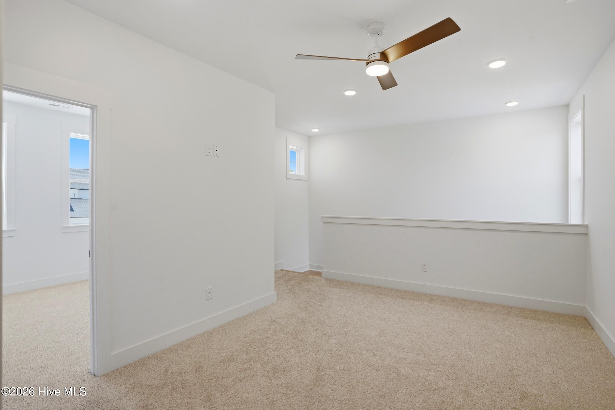 100561553 | Photo 27