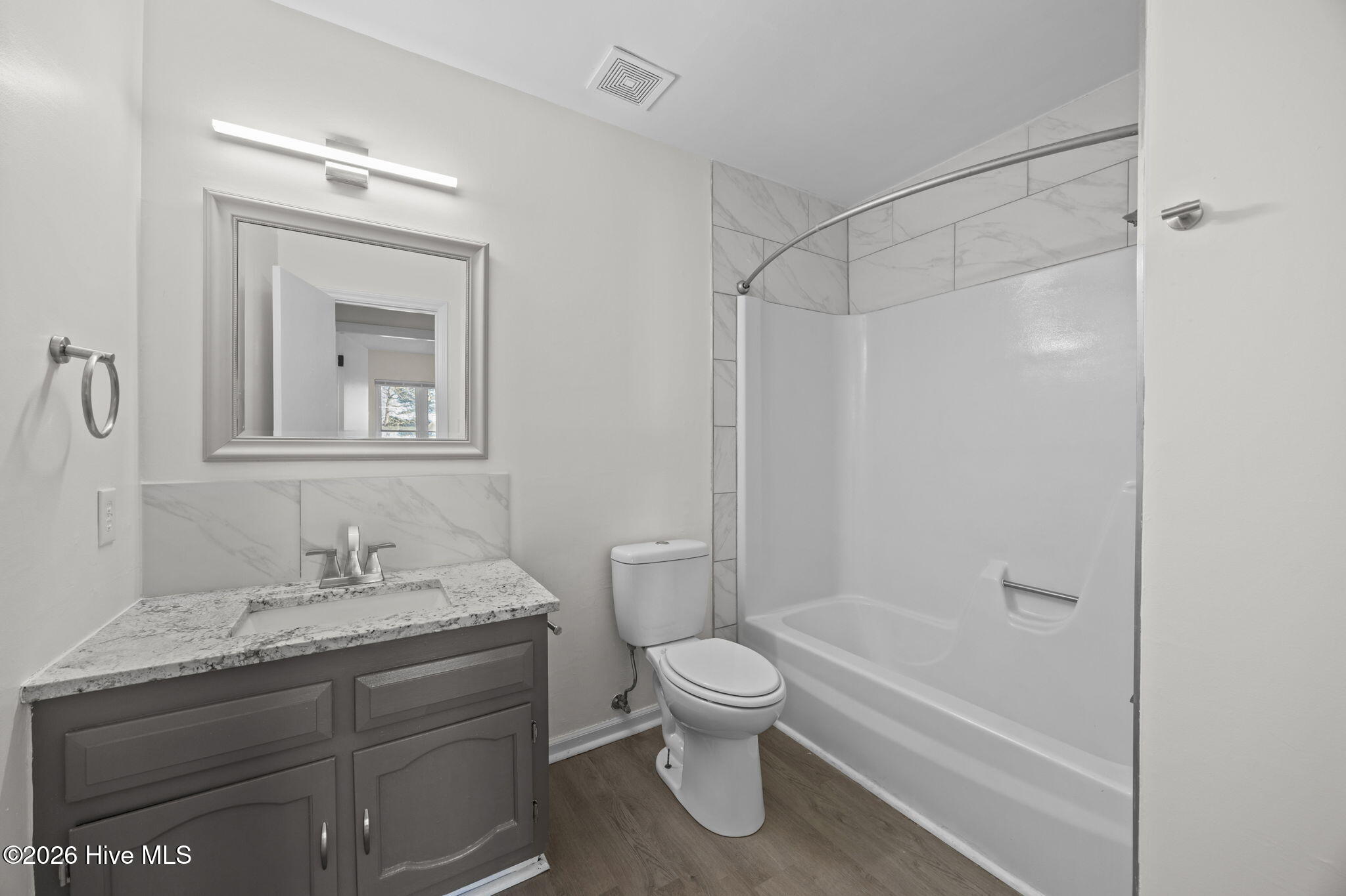 100554477 | Photo 16