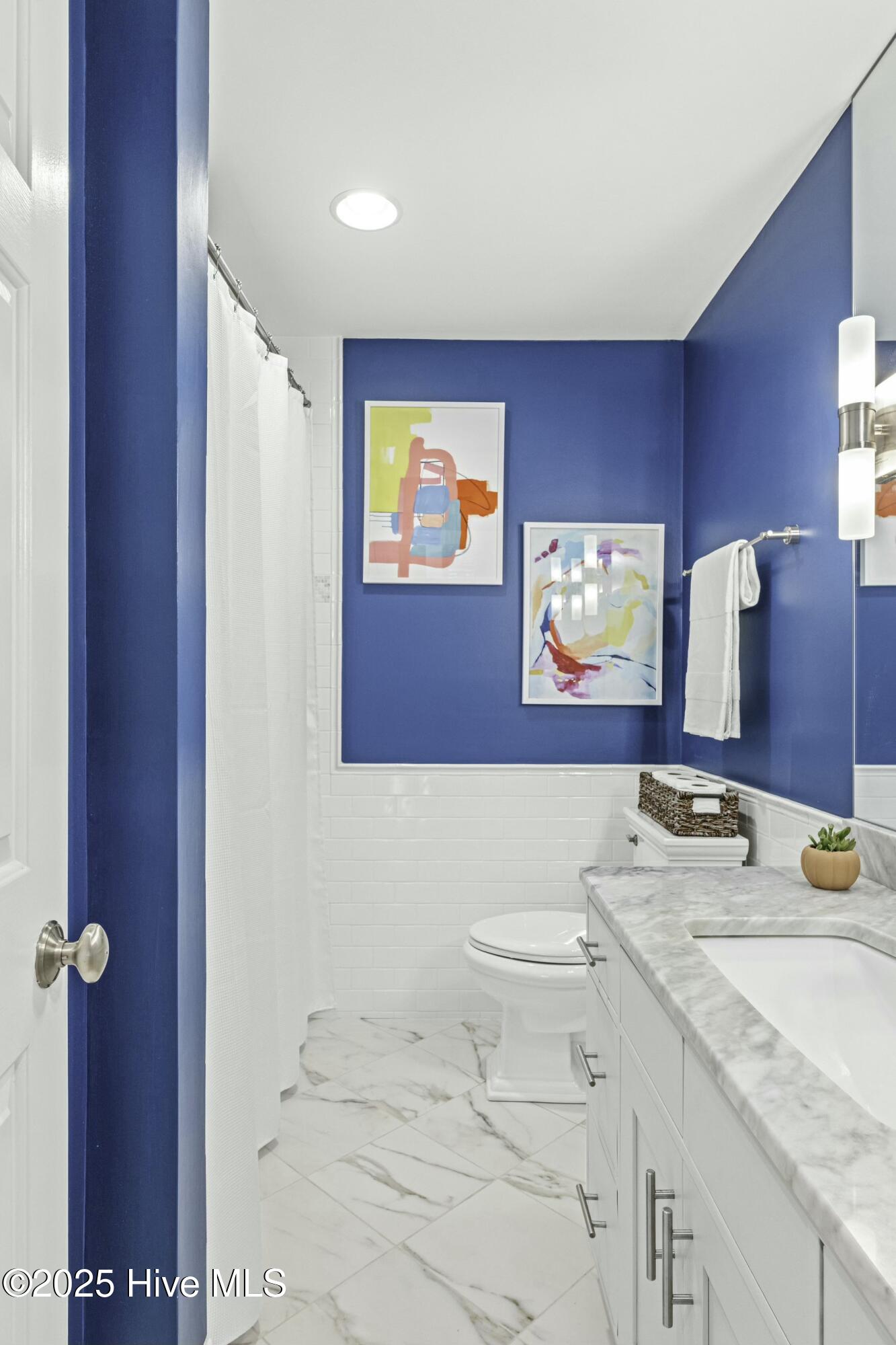 100555228 | Photo 50