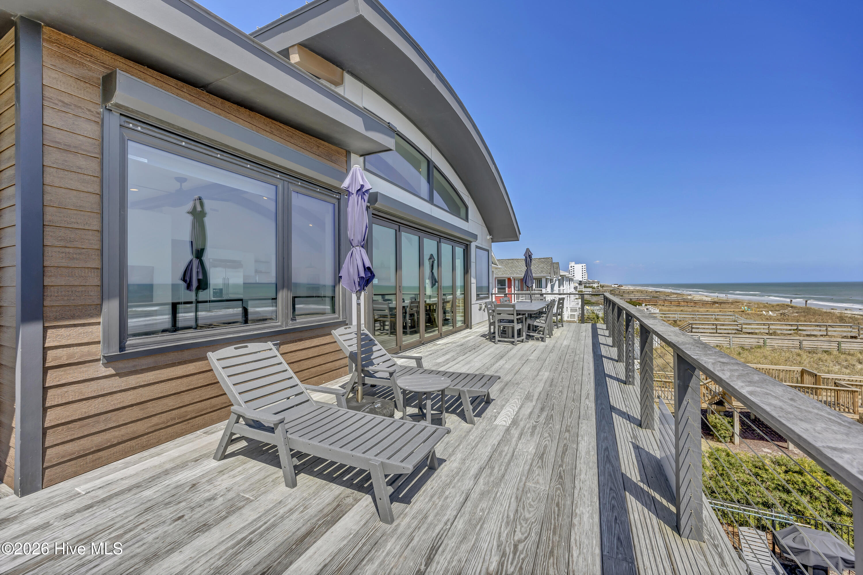 100565280 | Photo 19