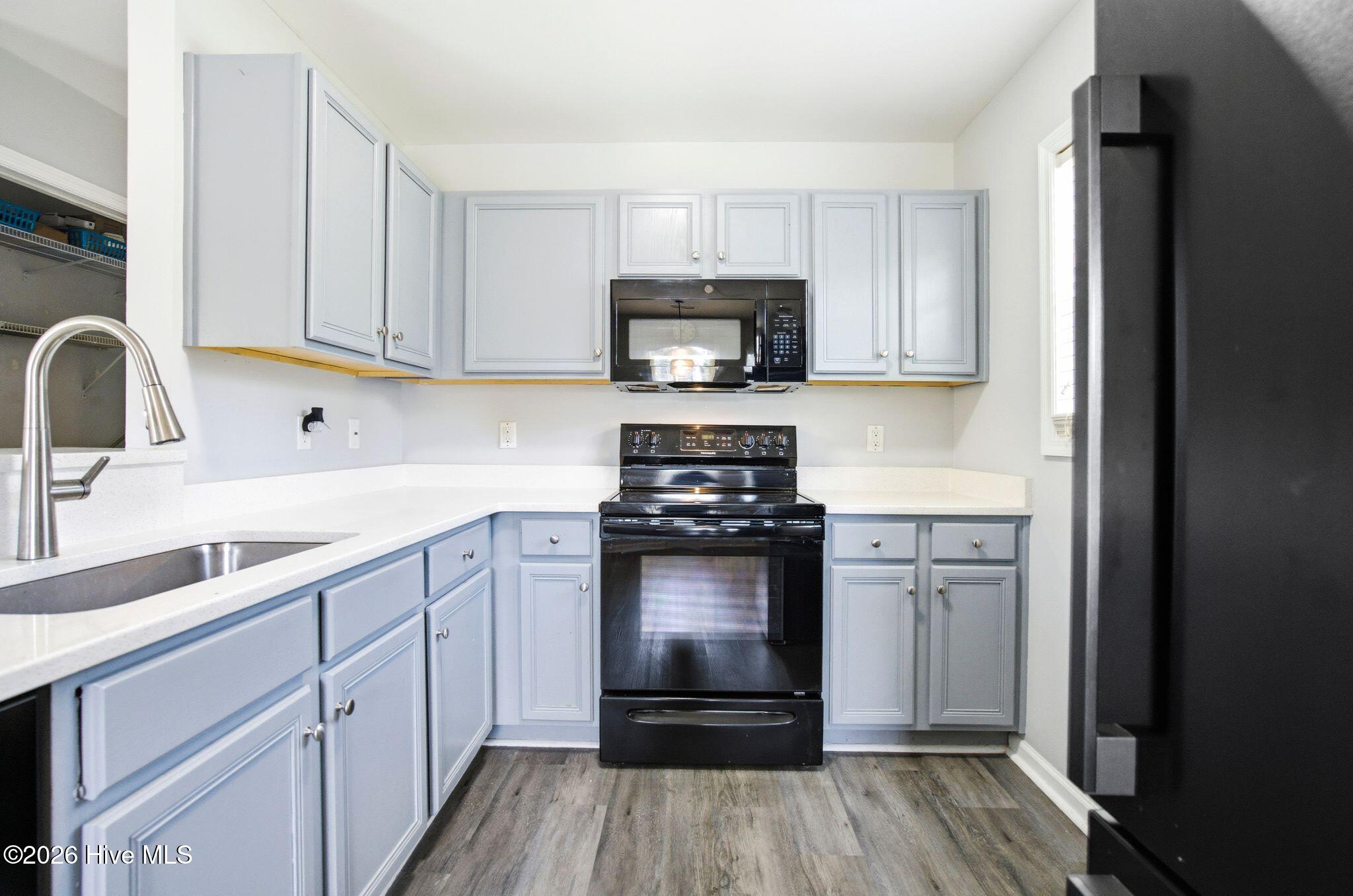 100567407 | Photo 15