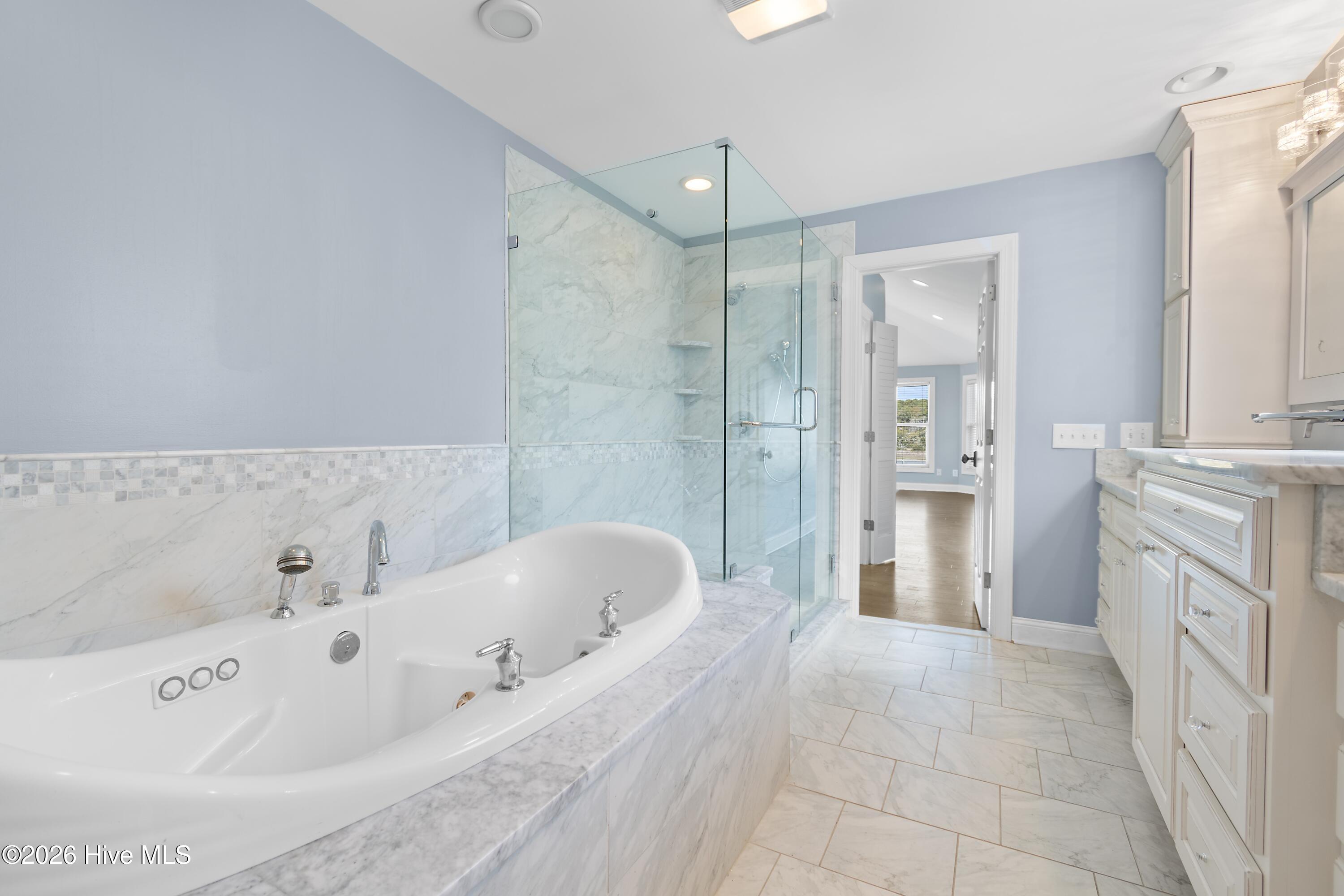 100566574 | Photo 25