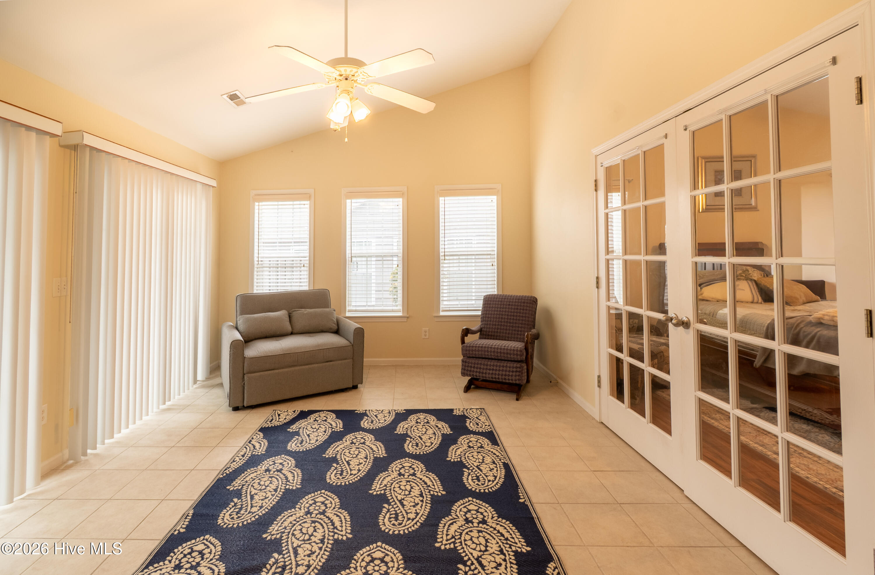 100554380 | Photo 22