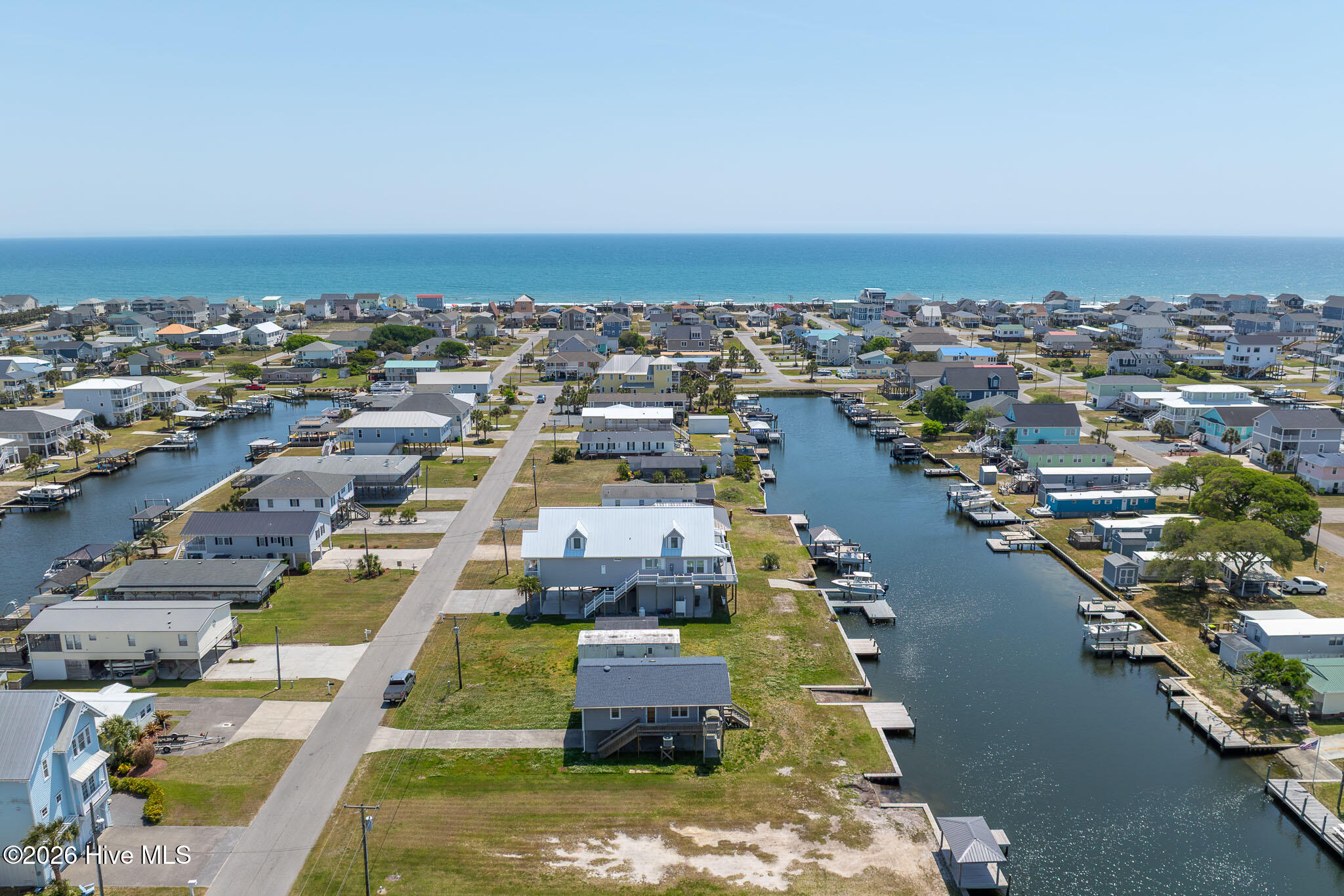 100569723 | Photo 22