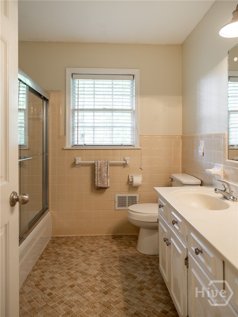 140 Rollingwood Drive