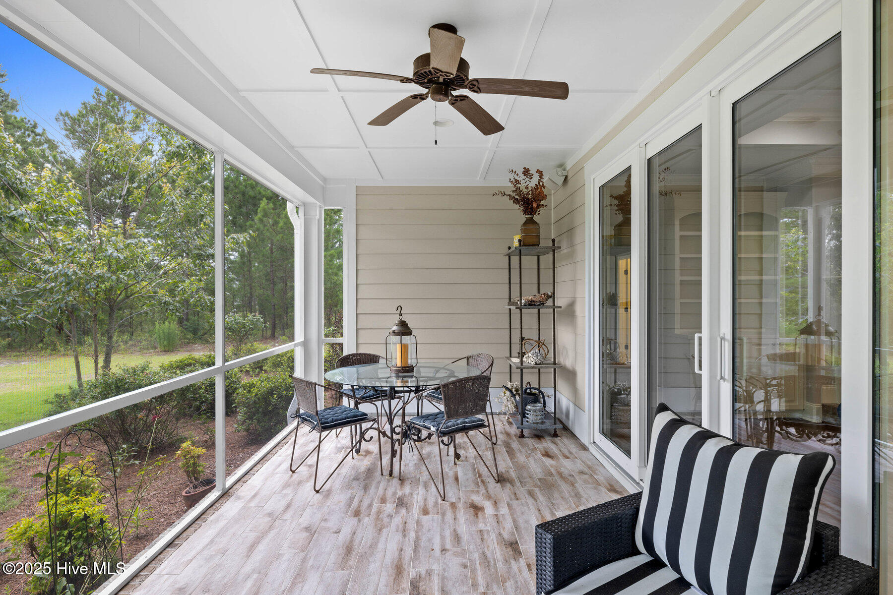 100515145 | Photo 15