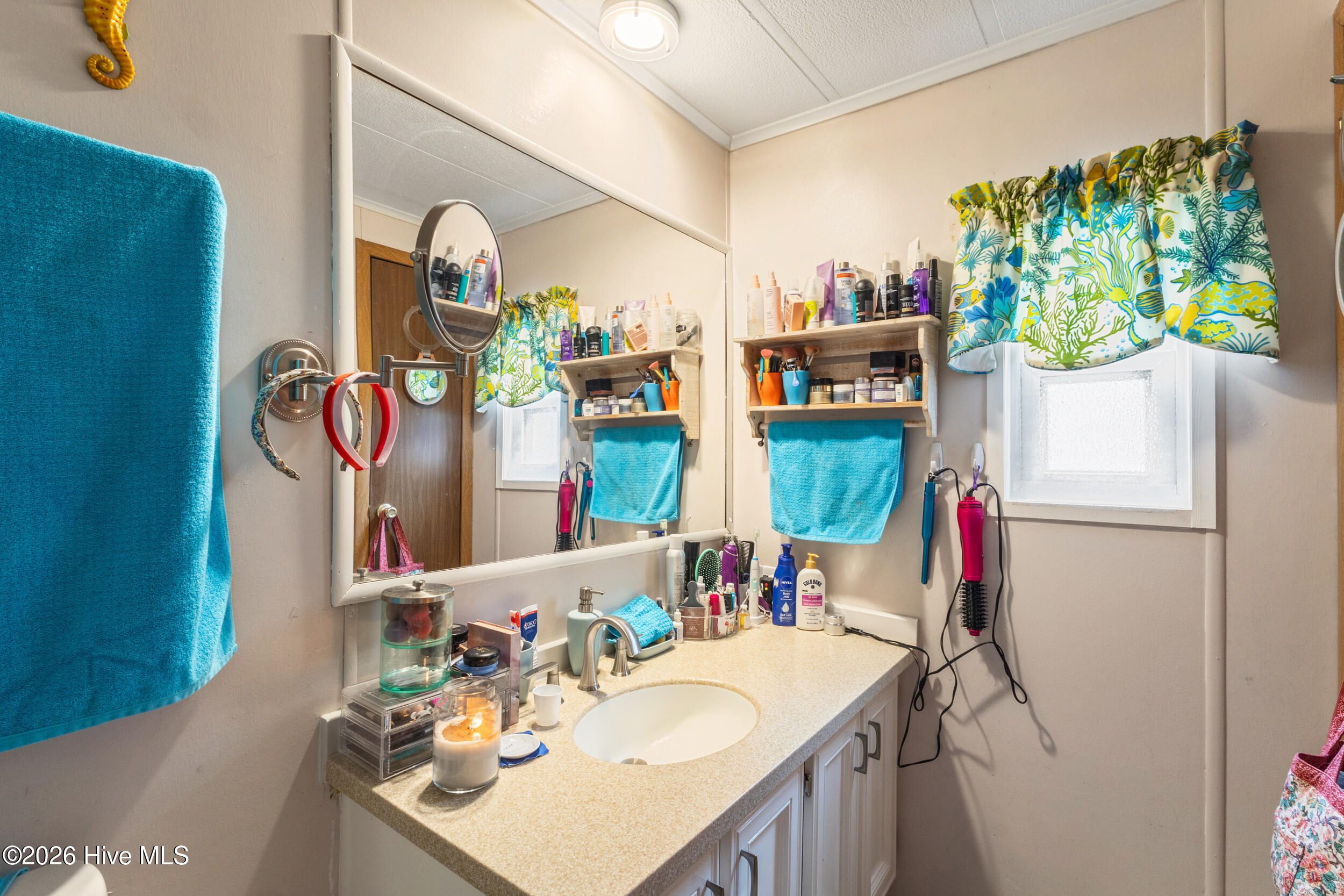 100557090 | Photo 28