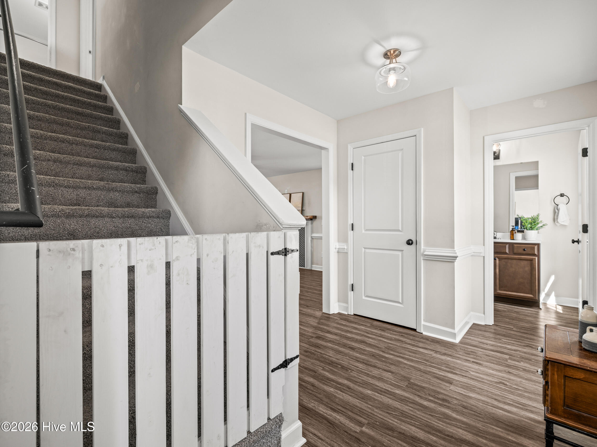 100565211 | Photo 13