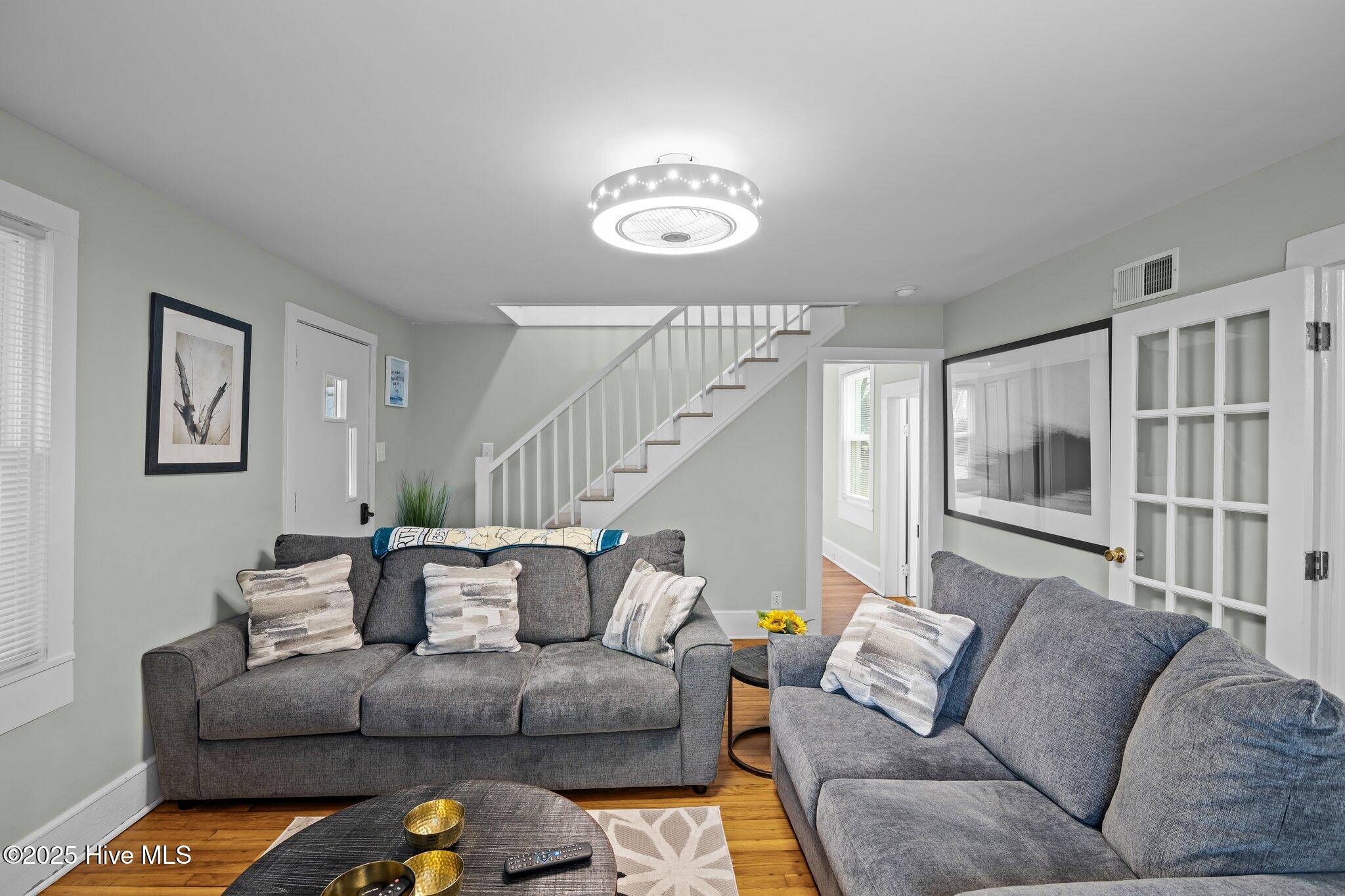 503 Hodges Street,Oriental