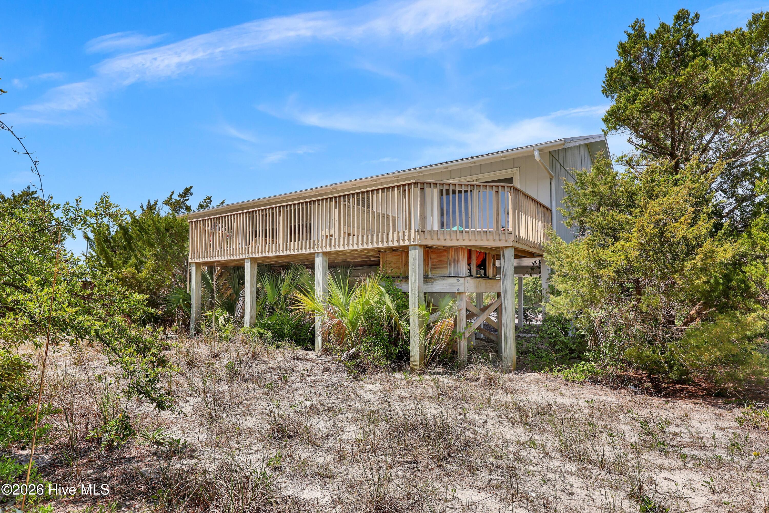 100565989 | Photo 27