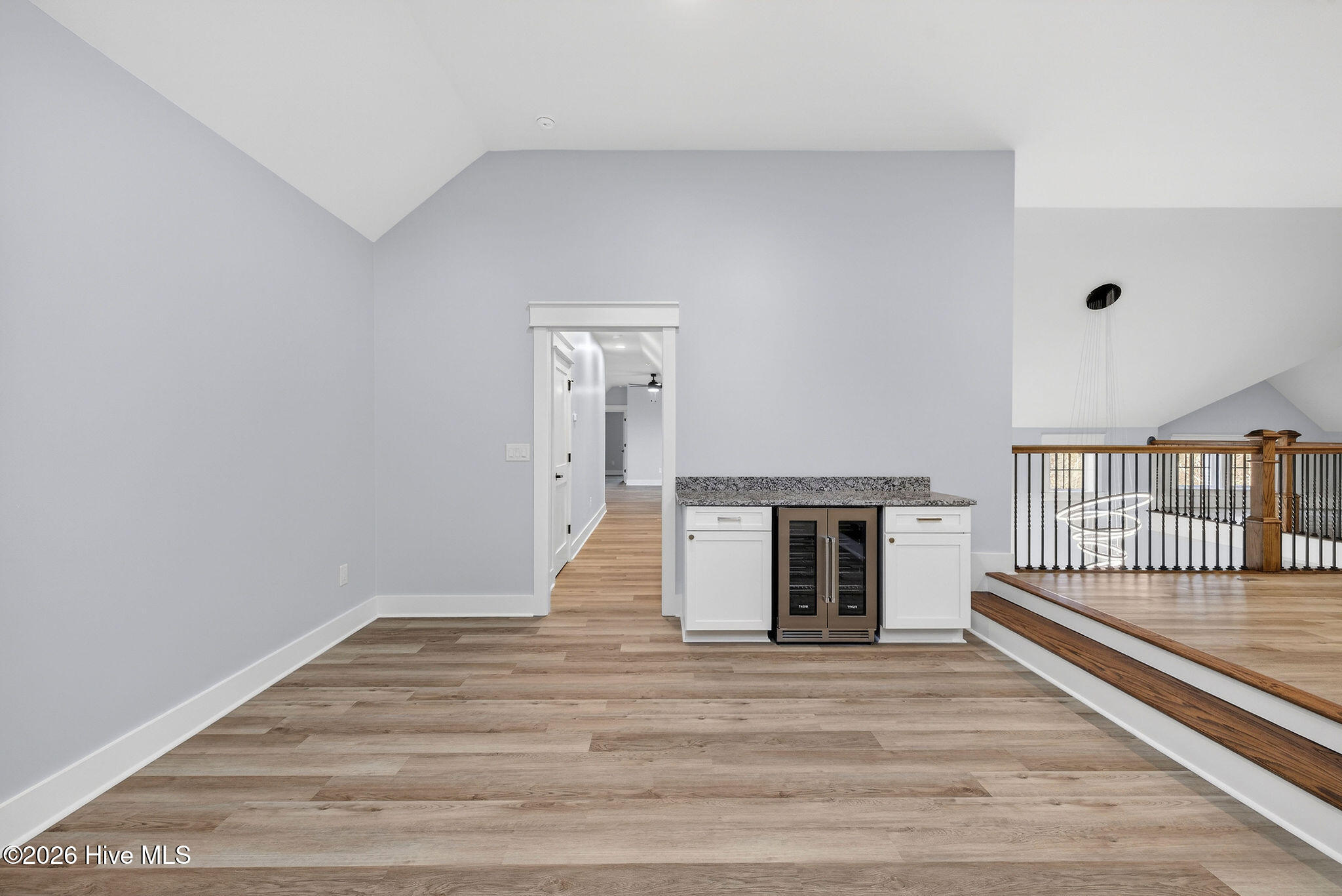 100548792 | Photo 62