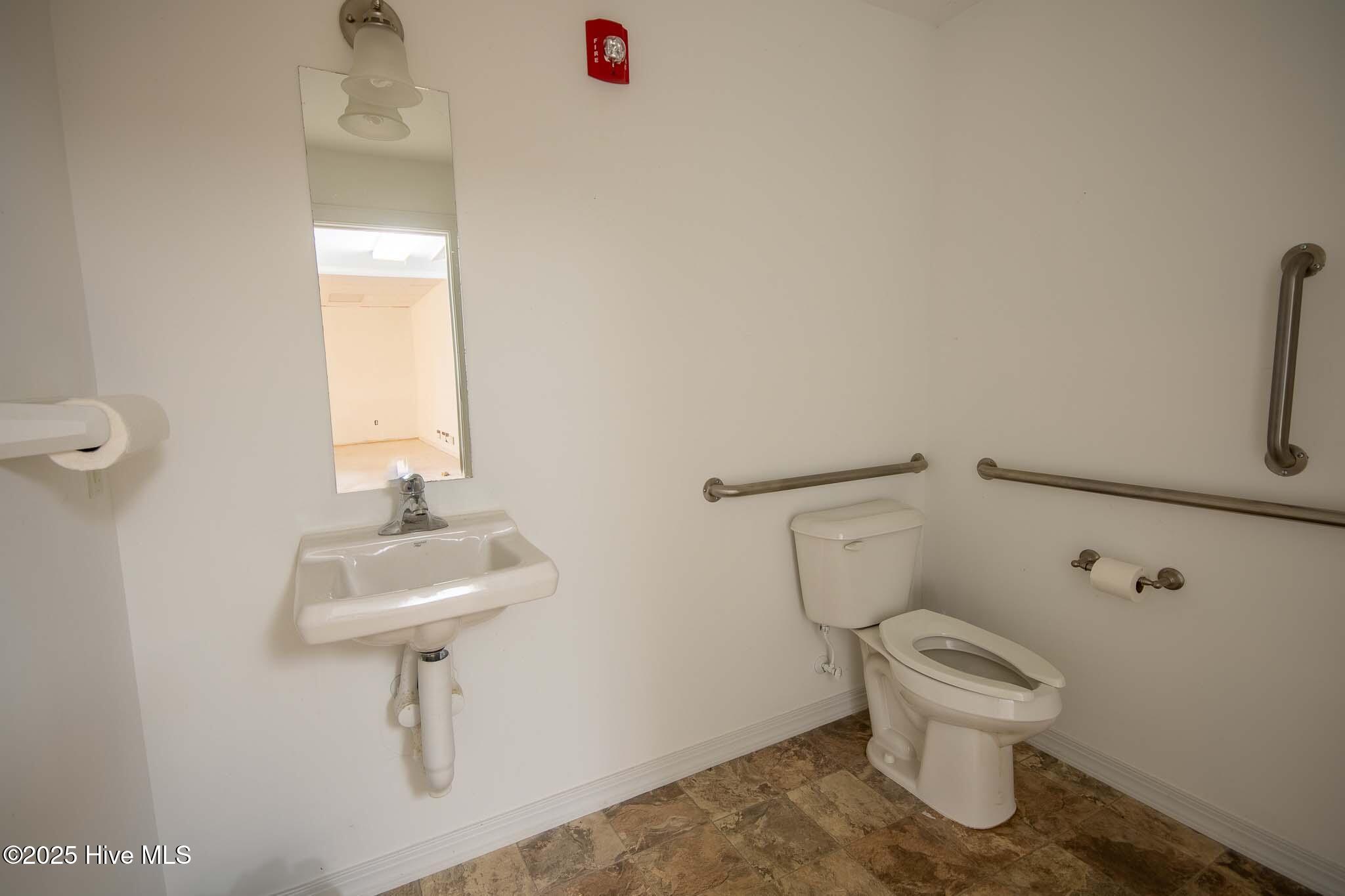 100506514 | Photo 18