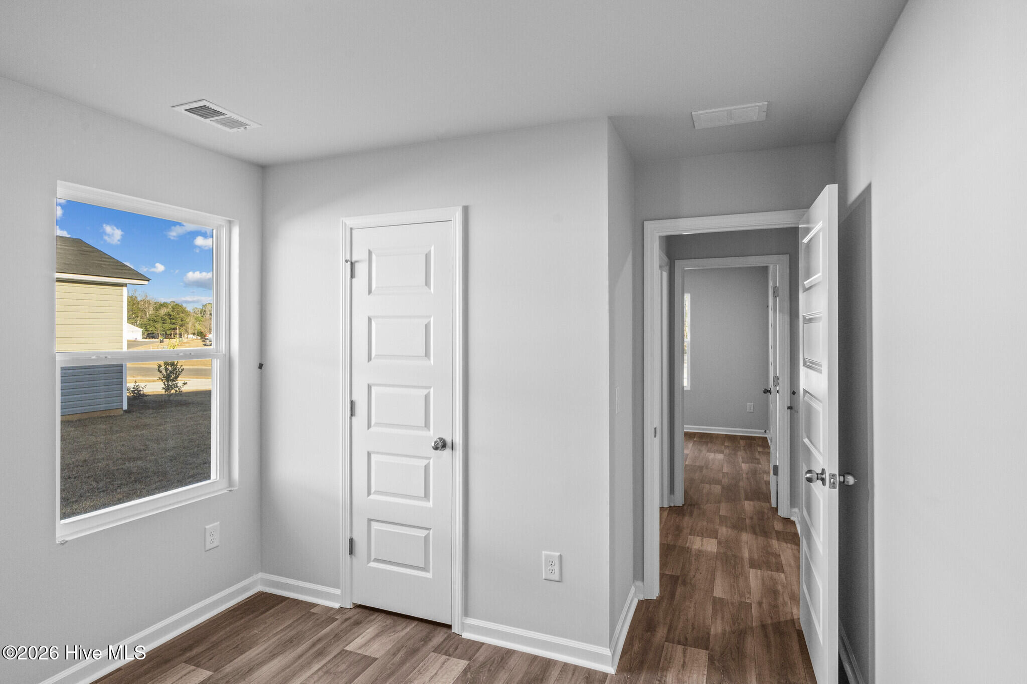 100545792 | Photo 21