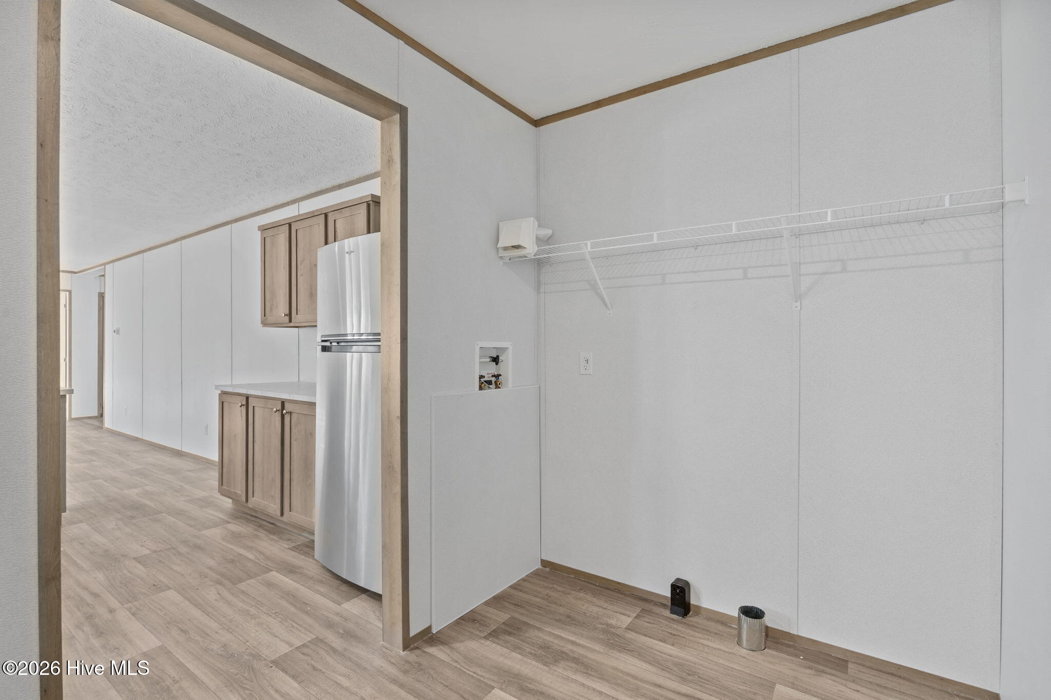 100561520 | Photo 15