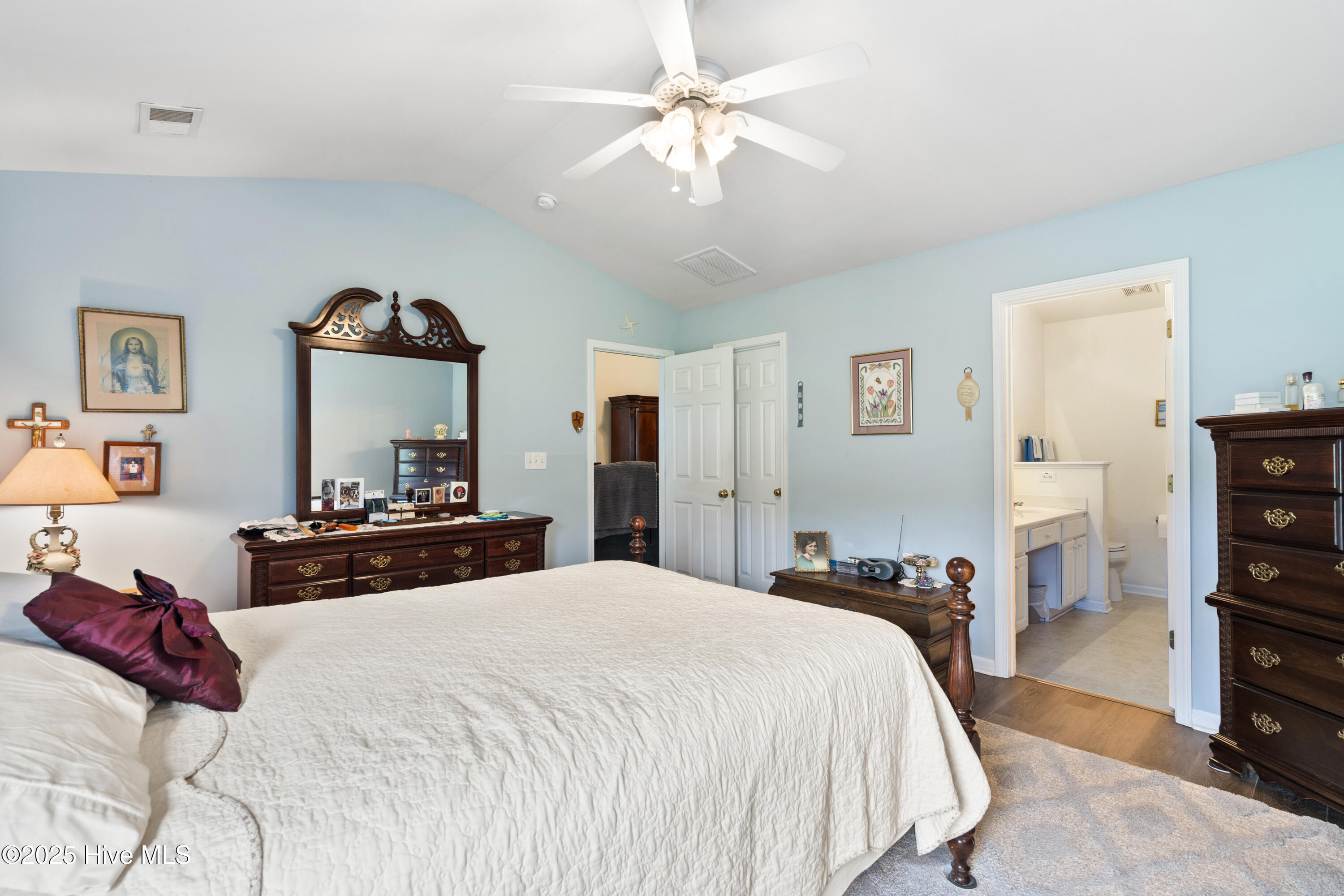 100521862 | Photo 19