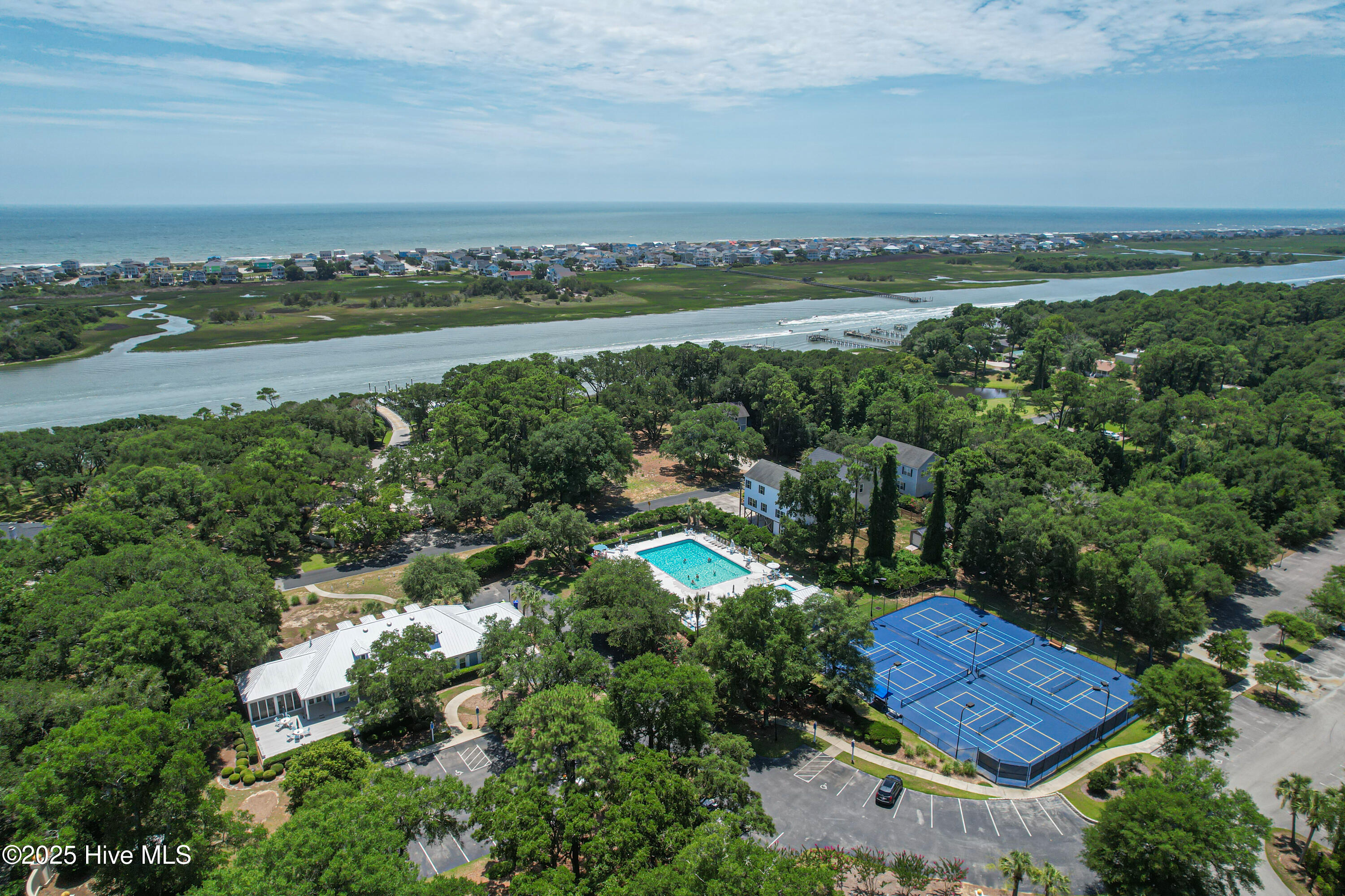 100513716 | Photo 10